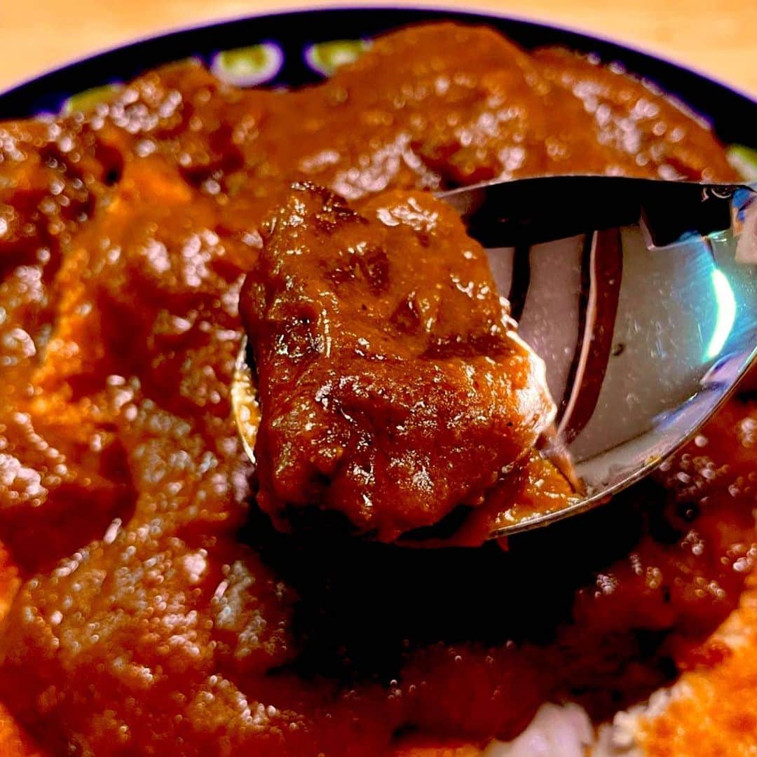 チキン南蛮カレーのルウ王子のインスタグラム：「暑い時こそ カレー倶楽部ルウで テゲうまカレーを食べルウ！ ★ ★ #カレー好きと繋がりたい #チキン南蛮カレー #都城ランチ #カレー #宮崎グルメ #都城テイクアウト #カレー倶楽部ルウ #宮崎 #都城 #カレー好きな人と繋がりたい #宮崎ランチ #都城メンチ #お取り寄せ」