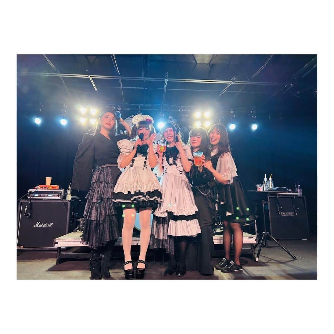 廣瀬茜さんのインスタグラム写真 - (廣瀬茜Instagram)「2023.5.22 "BAND-MAID 10TH ANNIVERSARY TOUR in North America" at Underground  We started taking pictures together on stage, drinking beer, it was very freedom😆  It's a really great time to both get excited with everyone during our performance and talking with everyone during the MC!  #bandmaid #charlotte」6月29日 20時17分 - akane_bandmaid