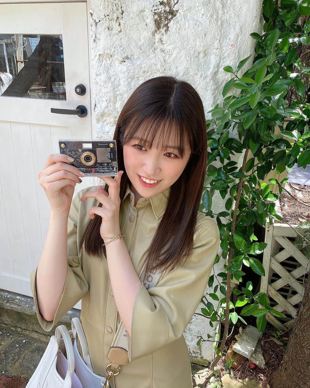下野由貴のインスタグラム：「上京しましたが、福岡の時に撮った写真もまだたくさんあるから、その時のも載せるかも〜  これは湯布院📷  #大分 #大分観光 #湯布院 #湯布院フローラルビレッジ #湯布院観光 #カメラ #カメラ女子 #camera #トイカメラ #papershootで撮影しています」
