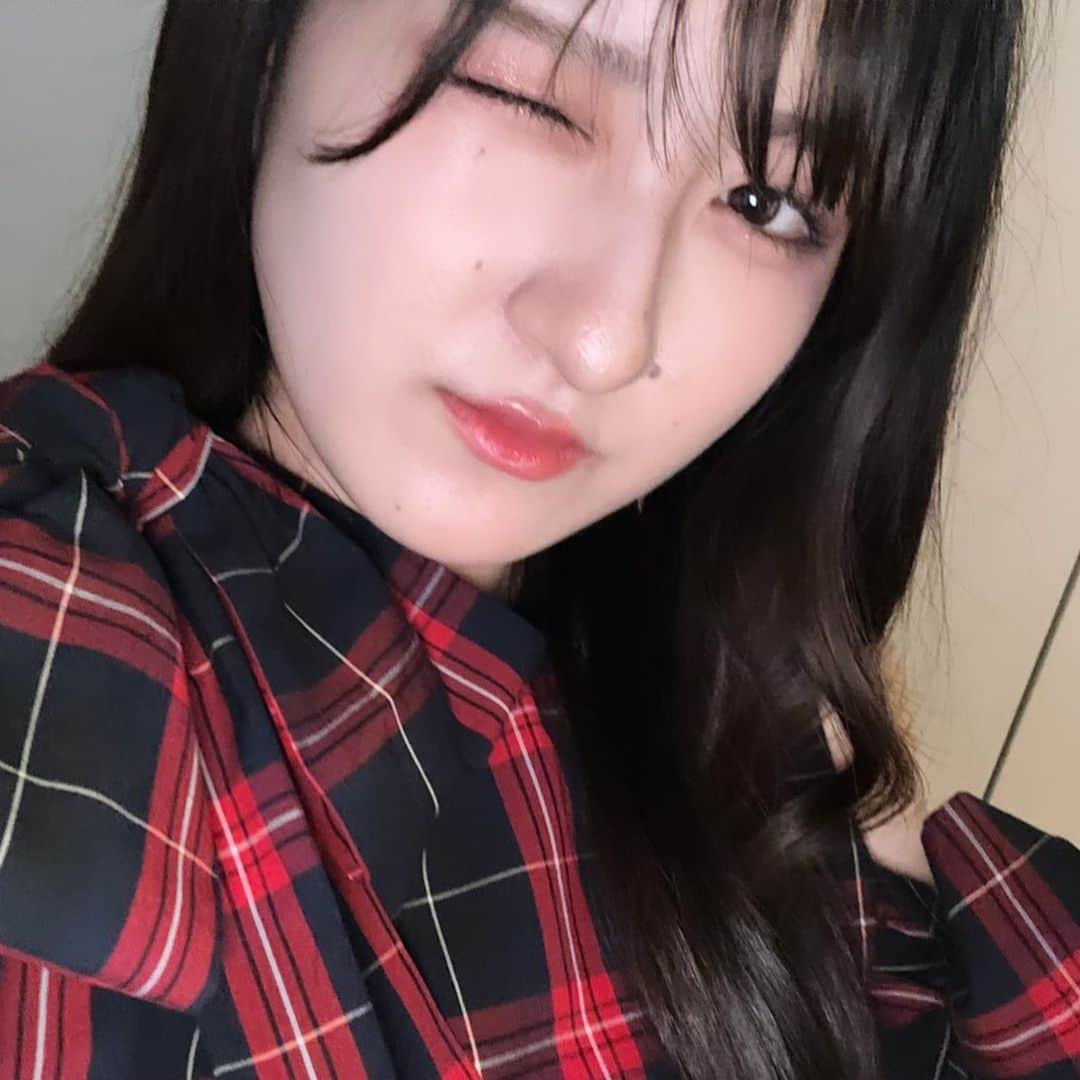 小林星蘭のインスタグラム：「さつえi ウインク下手選手権エントリーします なんの撮影かなわくわく」