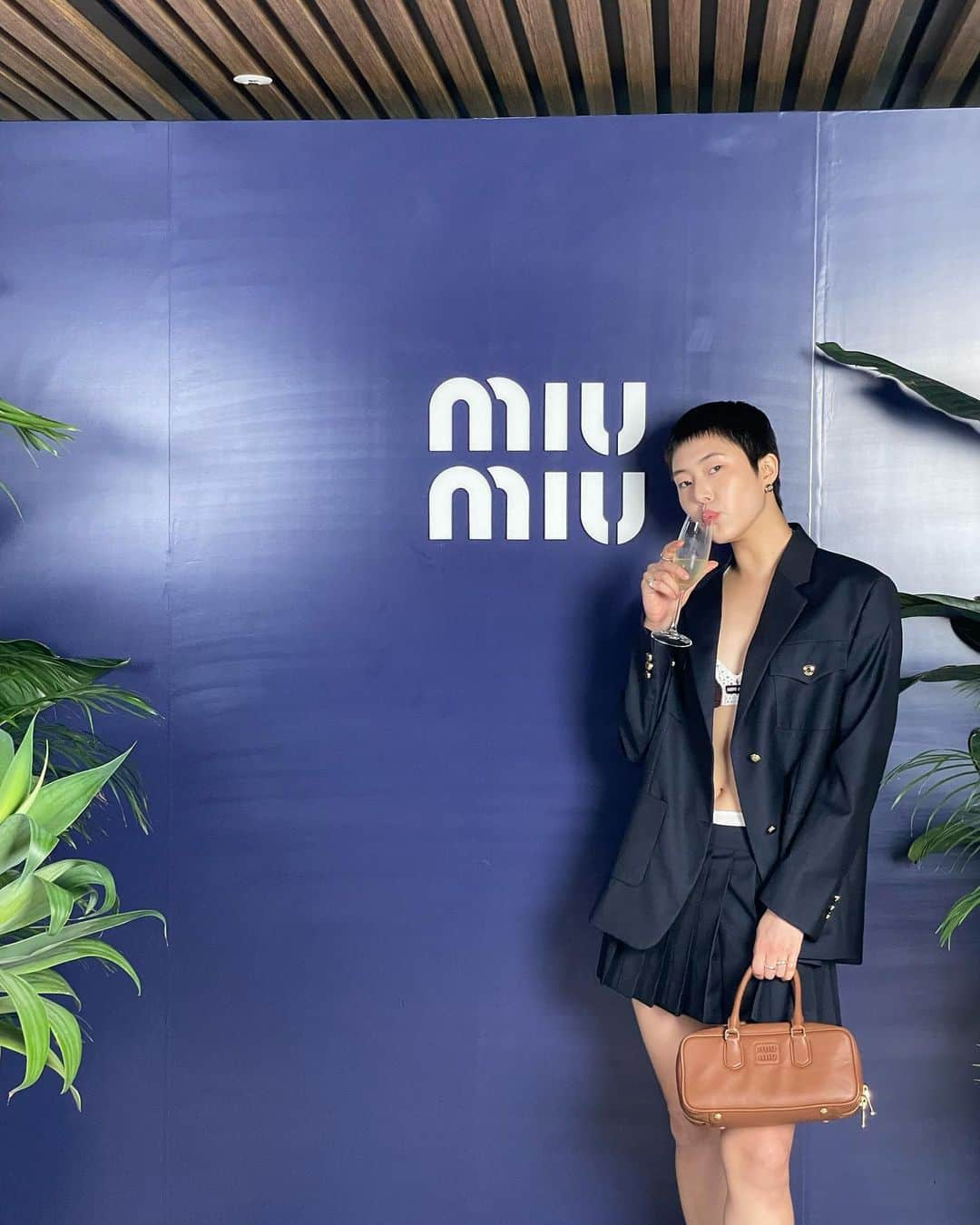 チョン・ソヒョンさんのインスタグラム写真 - (チョン・ソヒョンInstagram)「MIU DAY💙 @miumiu #MiuMiuClub #MiuMiu」6月29日 20時40分 - cochon_j