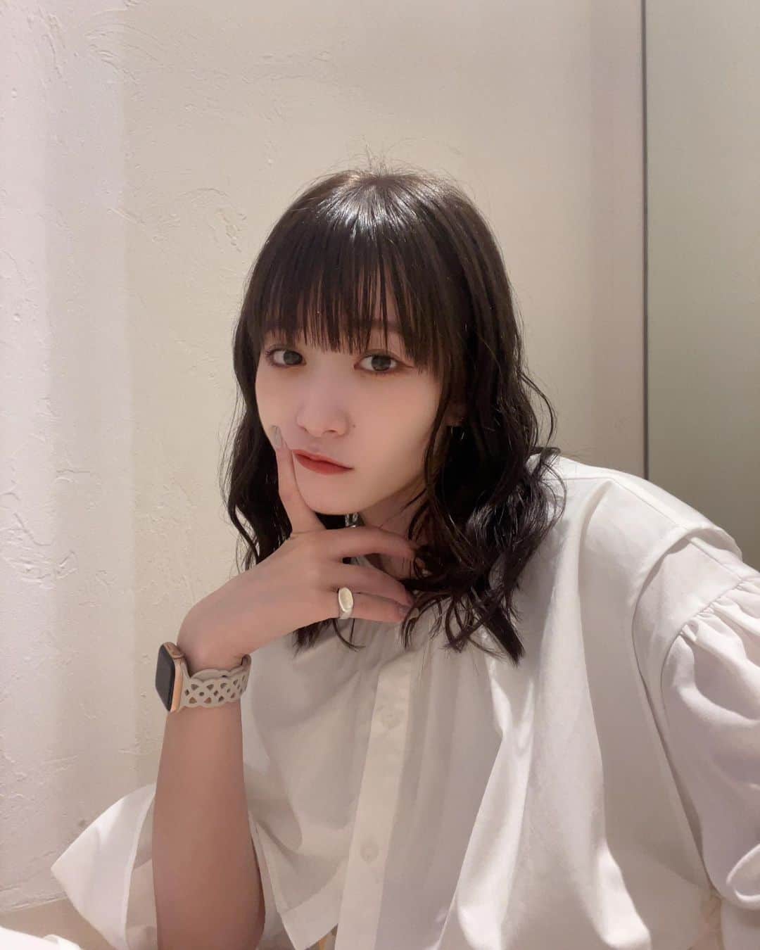 遠藤みゆのインスタグラム：「髪染めたの〜☺︎ 毎月楽しみな時間なのです☺︎ そしてちょっと髪の毛切ったの✂️ あとネイルも新しくしてきたー！」