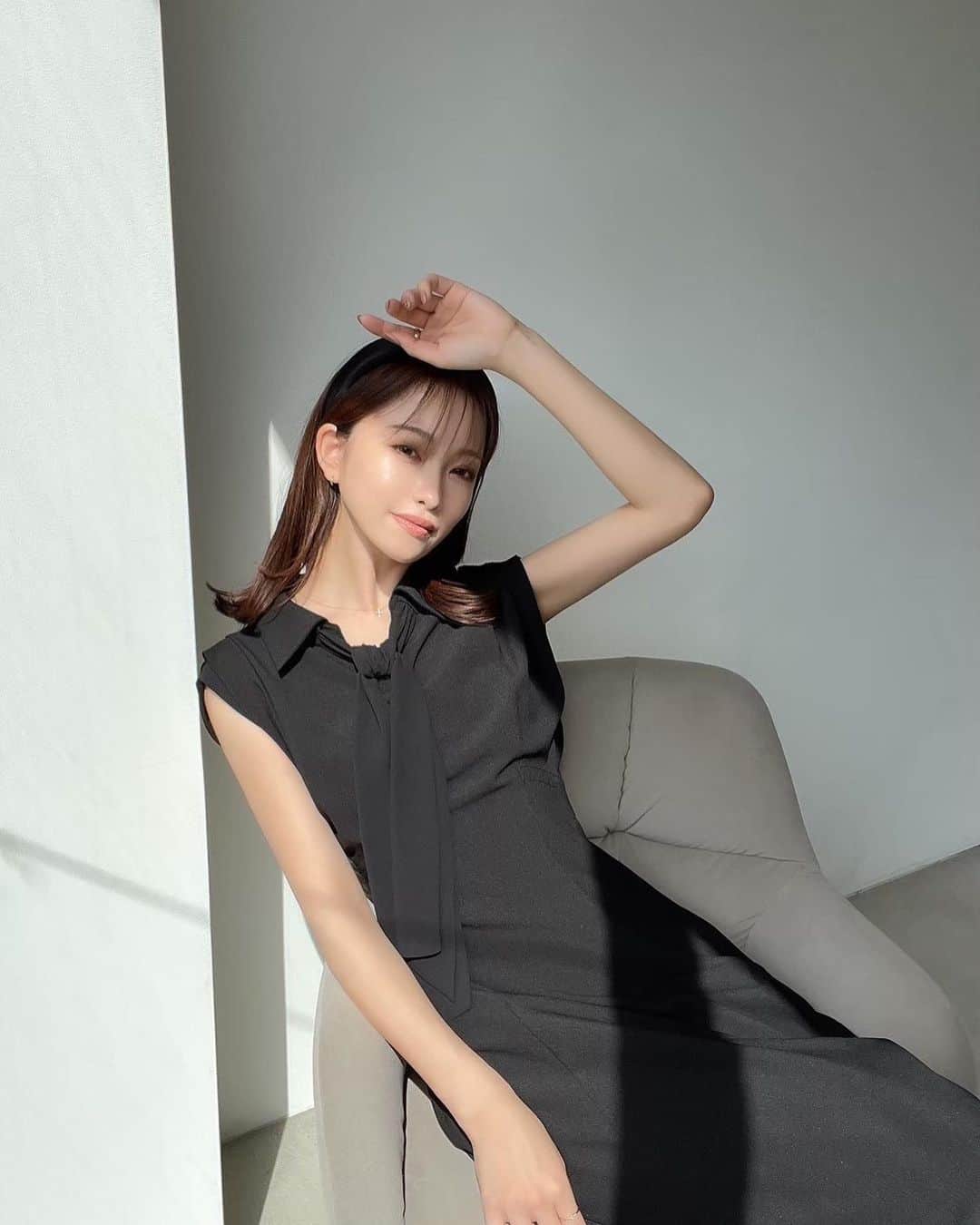 木田絵里香のインスタグラム：「. ストーリーにも載せたボウタイワンピ♡ リボンが3wayなんだ😊🎗️ . 残りわずかなカラーもあるのでお早めに🥹♡ . #ワンピース#ロングワンピース#ロングワンピ#リボン#ボウタイ」