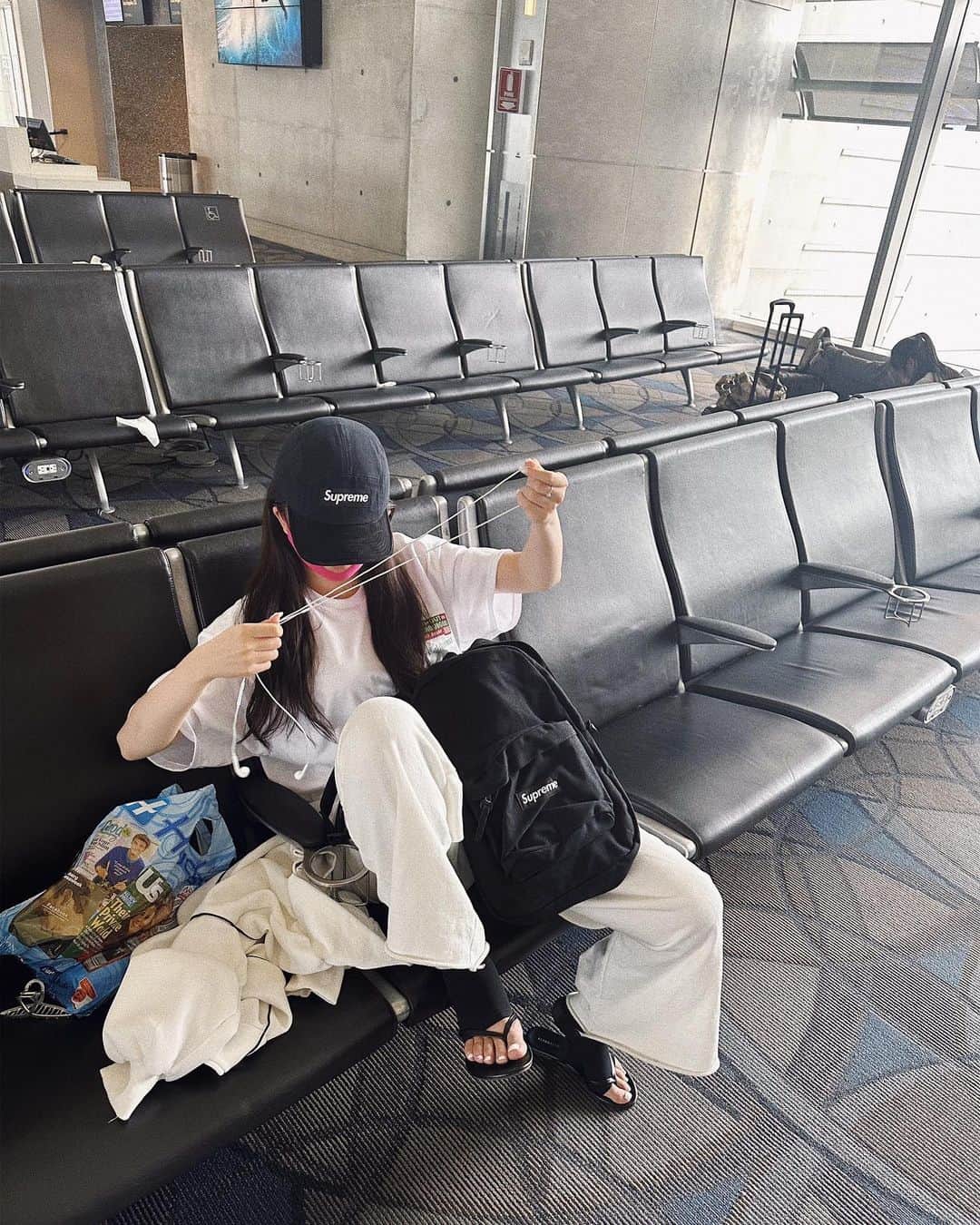 スヒョンのインスタグラム：「♥ 여행 마무리는 역시 꼬질이룩이 최고지 🛬 #미국여행 사진 끝 ! 𝑱𝒂𝒏𝒈𝒔𝒖𝒉𝒚𝒖𝒏」