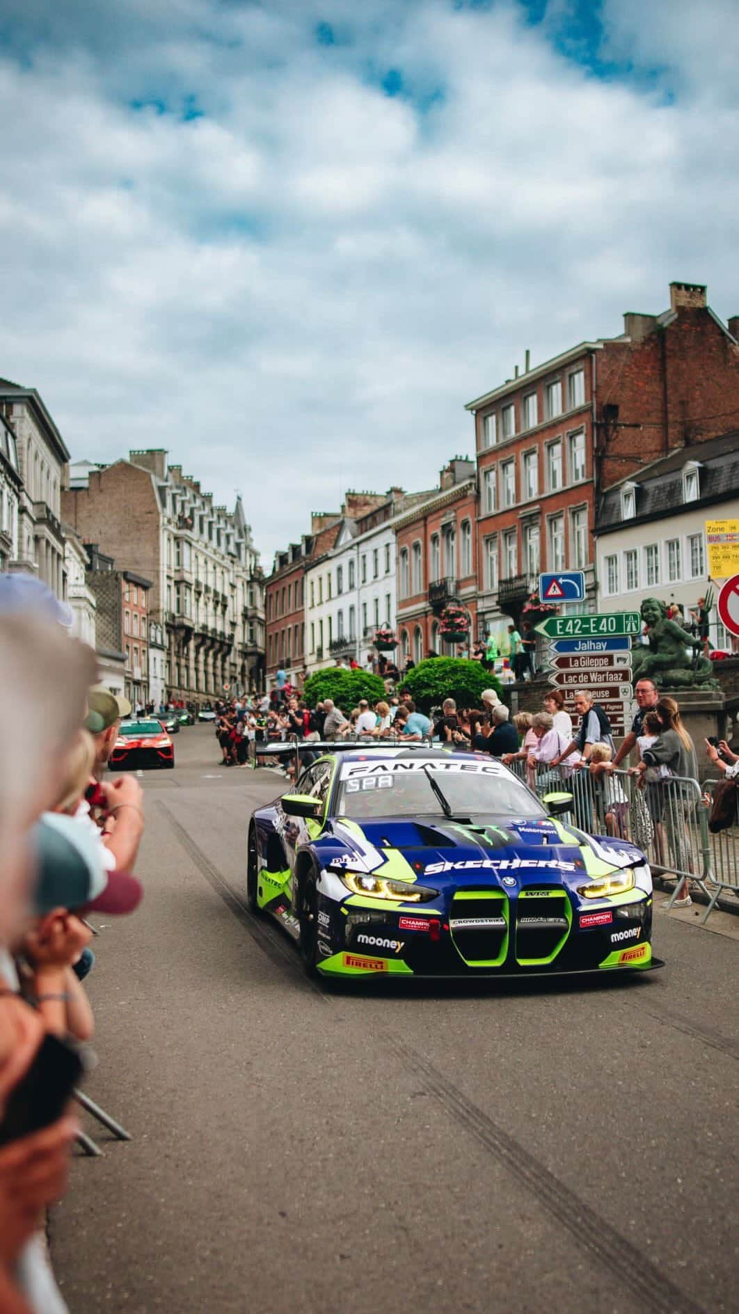 バレンティーノ・ロッシのインスタグラム：「We are in SPA for the 24h race Yesterday was a day of photos and a fantastic parade in the city」