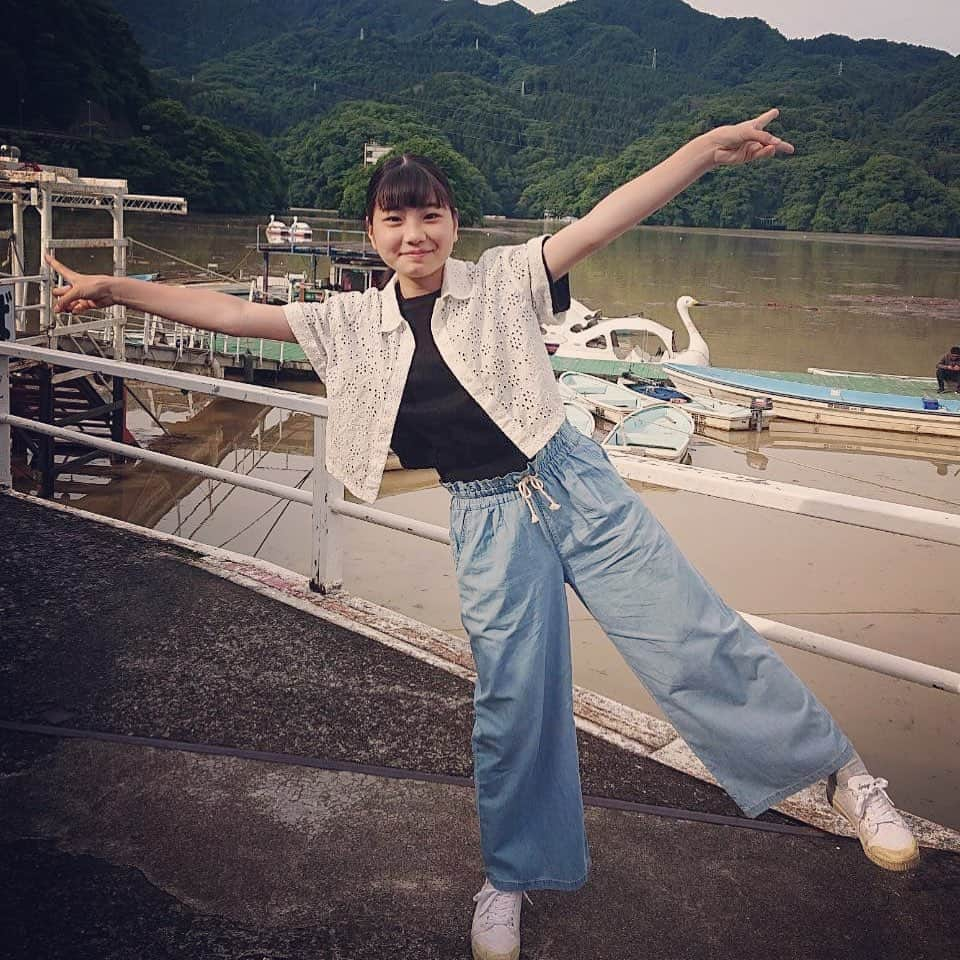 毎田暖乃さんのインスタグラム写真 - (毎田暖乃Instagram)「🚌 #日本テレビ  THE突破ファイル🪶 ご視聴ありがとうございました😊  ハナ役の#永尾柚乃 ちゃんと姉妹役での出演でした👭 TVerやhuluにて見逃し配信もあります✨  校長先生役の#渡辺いっけい さん 先生役の#王林 さん 生徒役の皆さん、ありがとうございました☺︎  #突破ファイル  #日テレ  #突破ドラマ  #ナツ 役 #毎田暖乃  #ルート」6月29日 21時07分 - maida_nono_official