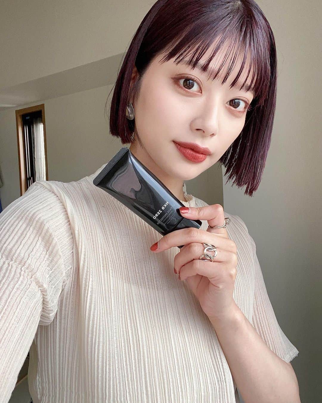のインスタグラム：「. ⁡ 最近化粧ノリがいいし 肌褒められるようになって嬉しい🌻 ⁡ ⁡ この時期特に使う日焼け止め ちゃんと良いものを使おうと思ってこれにしました！ ⁡ ⁡ @nkbzero の日焼け止めはベタつかないし 美白効果もあるのでおすすめです🌞 ⁡ ⁡ ⁡ ⁡ ⁡ ⁡ ⁡ #NKBZERO #日焼け止め  #UVケア #医薬部外品 #スキンケアuv #日焼け止めクリーム #美白効果 #pr  ⁡ ⁡ ⁡」