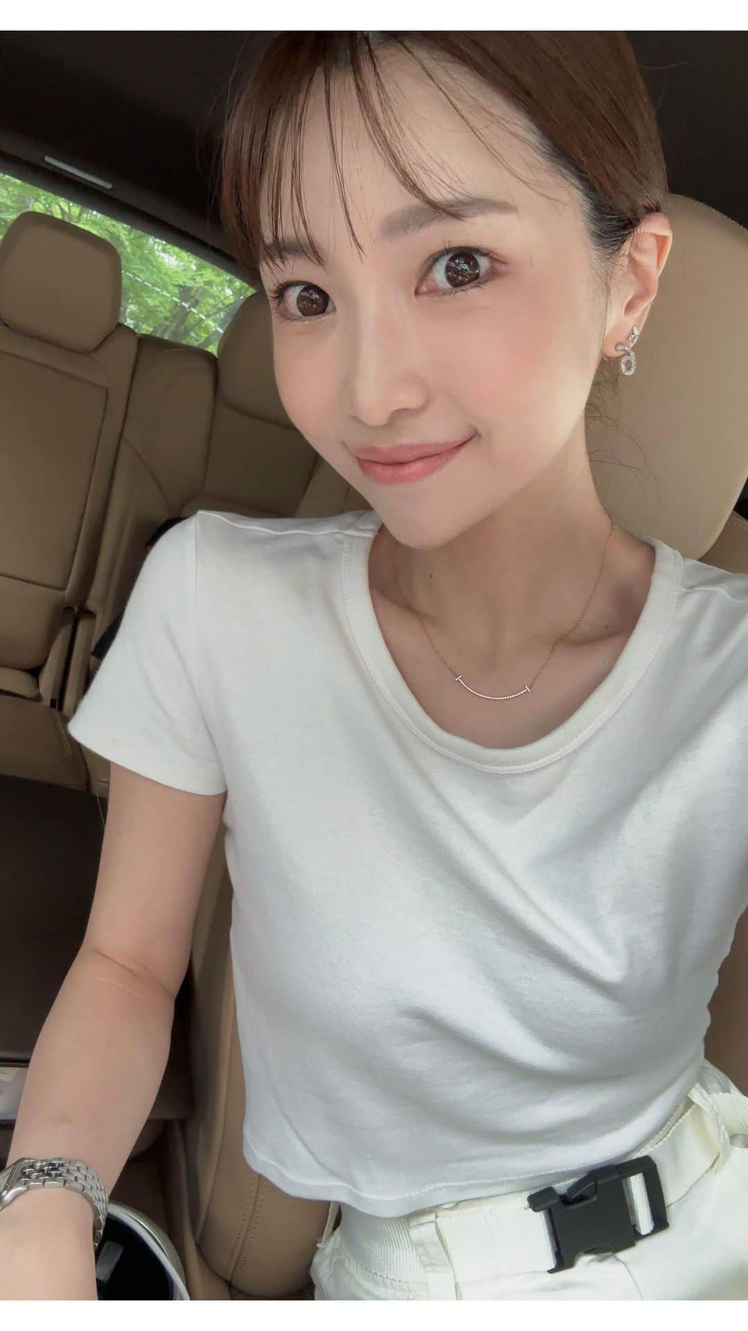 喜田彩子のインスタグラム：「⁡ ⁡ 毎月通ってるシーボン よく質問をいただくので、私なりにいつも受けている シーボンでの「サロンケア」をリールにしてみました♡ ⁡ ⁡ このサロンケアを体験できるトライアルプランが通常1,500円（税込)のところ予約コードを使うと 500円（税込）で体験できるので気になる方は是非💕 ⁡ 予約コード：【ka2304】 2023/7/31 予約分まで @cbon_jp のプロフィールにあるURLから予約できます ⁡ ⁡ 動画でもわかるようにサロンの内装がとっても綺麗で 行くだけでまず気分も上がり、お肌の調子もチェック出来て 更にお肌も艶ん艶んにしてもらえて毎回大満足！ ⁡ ⁡ まずは自分の今のお肌を知ることが大切なので ⁡ ☑ フェイシャルケアを体験してみたい ☑ 自分の肌の状態をチェックしたい ☑ 自分に合うスキンケアをしりたい ☑ 年齢を重ねてもずっと綺麗でいたい ⁡ そんな方は是非一度行ってみてねっ♡♡ 6.7月の予約はうるおいハンドケアもついてくるみたいだよ～！ ⁡ ⁡ #シーボン #マイシーボン #トライアルプラン体験」
