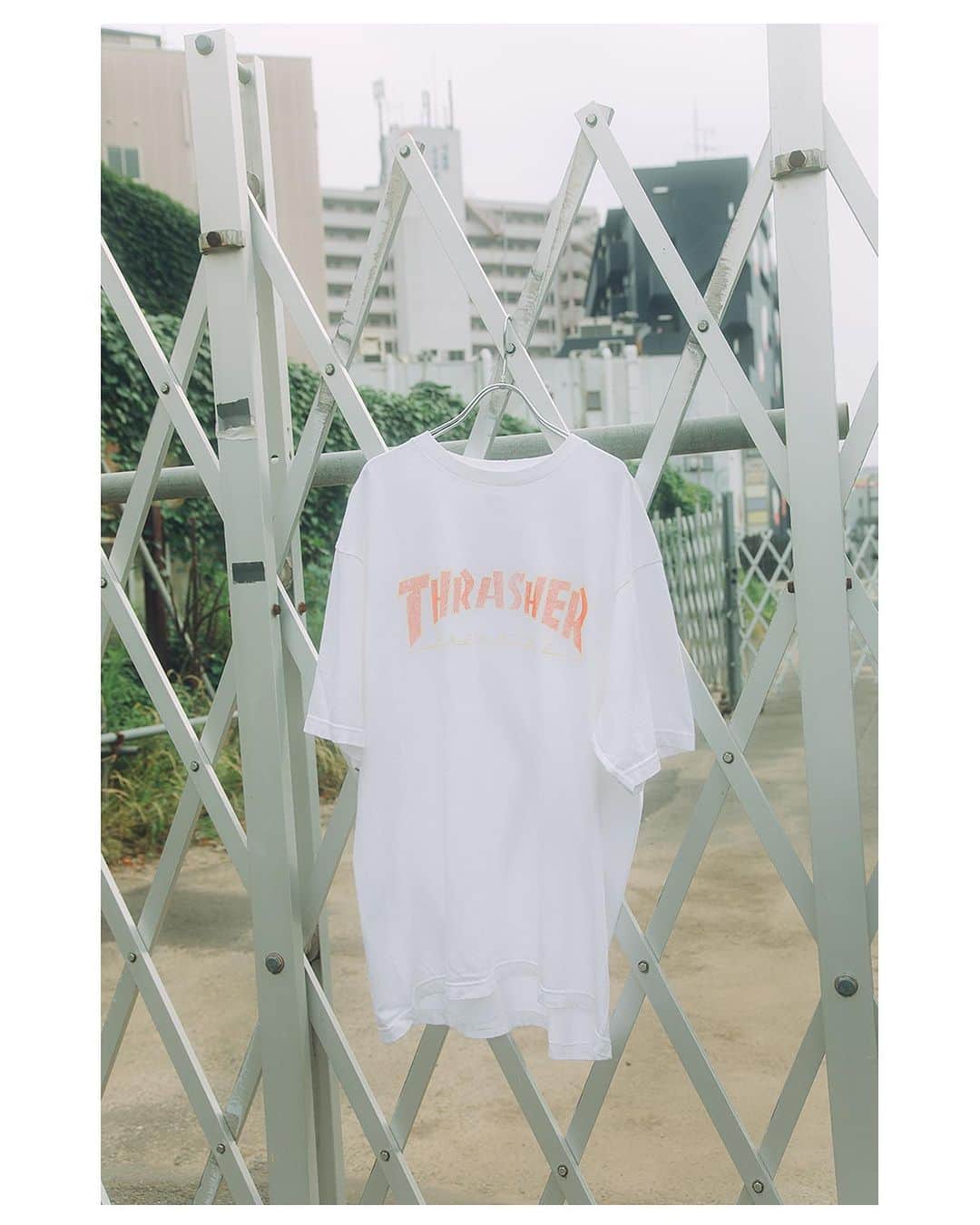 JOURNAL STANDARDさんのインスタグラム写真 - (JOURNAL STANDARDInstagram)「夏と白TEE。　SUMMER,23   -------------   夏が待ち遠しくなる ジャーナルスタンダードでしか買えない スペシャルなTEEシャツを厳選！        ・[JOHN LENON]プリントTee №23071600995010     ￥7,150税込 ※今週店頭発売！    ・THRASHER　PRINT S/S T-SH №23071610000630  ￥12,100税込 ※7月下旬発売予定   -----------   #2023SS #journalstandard #baycrews #fashion #journalstandardmens #journalstandardladies#ジャーナルスタンダード」6月29日 21時24分 - journalstandard.jp