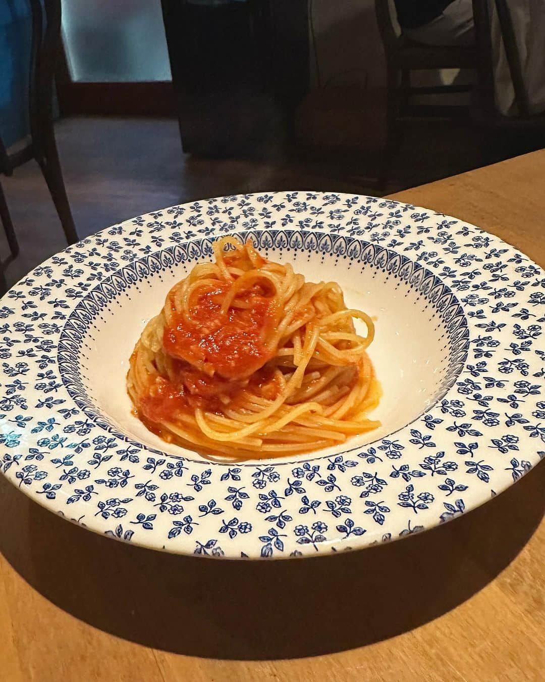 松下玲緒菜さんのインスタグラム写真 - (松下玲緒菜Instagram)「dinner🩶 イタリアン大好きでアラビアータに最近ハマってる . . . ワインは飲めないのでママのワインを借りました…笑 私はアイスティー🩶 @cadocci_yutenji #祐天寺グルメ #祐天寺ディナー #祐天寺ランチ #東横線グルメ #東横線イタリアン #自然派ワイン #カドッチ #祐天寺イタリアン #イタリアン #dinner #italian」6月29日 21時18分 - matsushita_reona