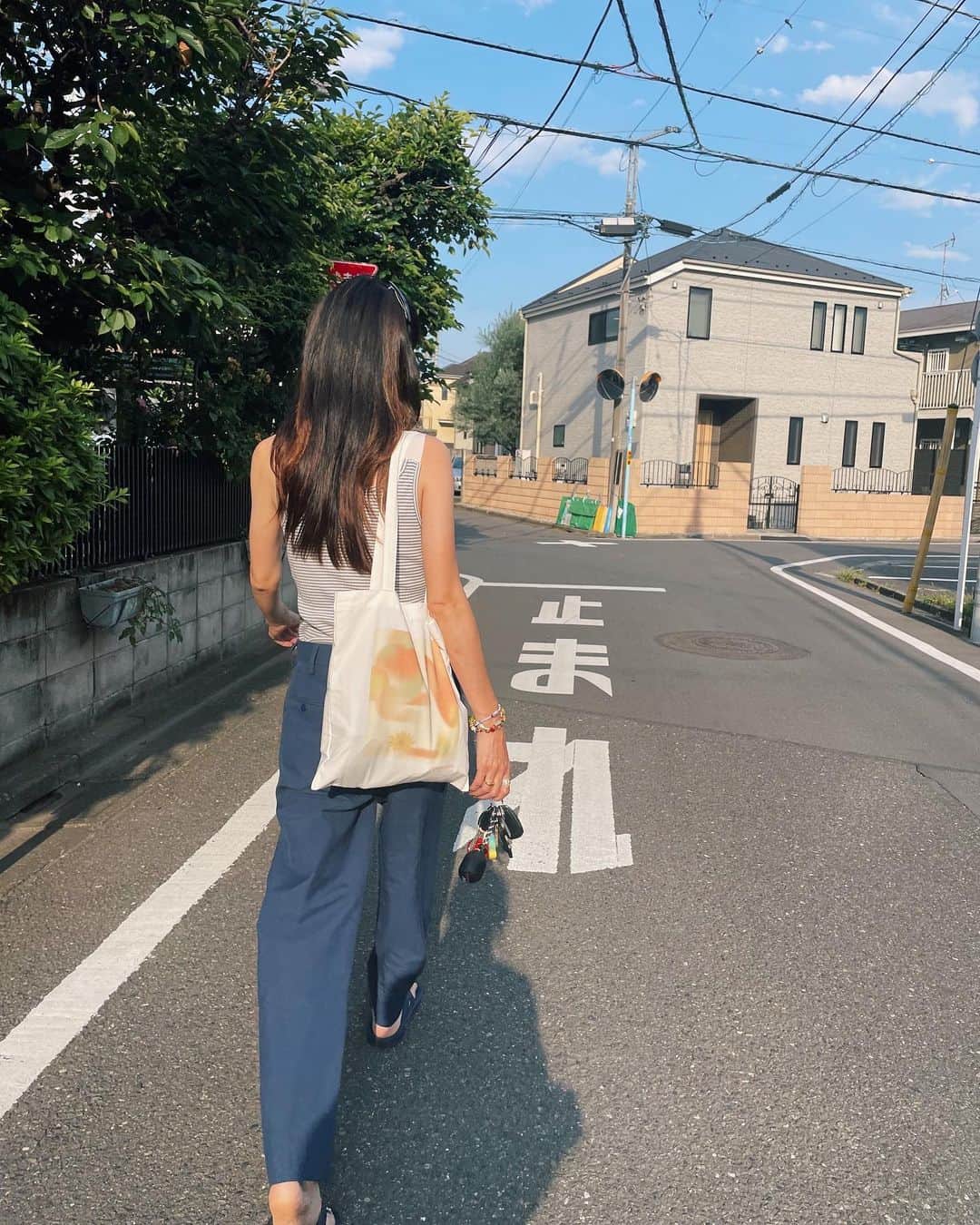 花楓のインスタグラム：「👦🏻が野菜を食べれるように なりました。  母さんは死ぬほど嬉しい。 サラダが一緒に食べれること🦭🥗💕💕💕  大人の階段登っとるね👦🏻  しかし成長早い。  さみちい🦭  #すっかり夏☀️」
