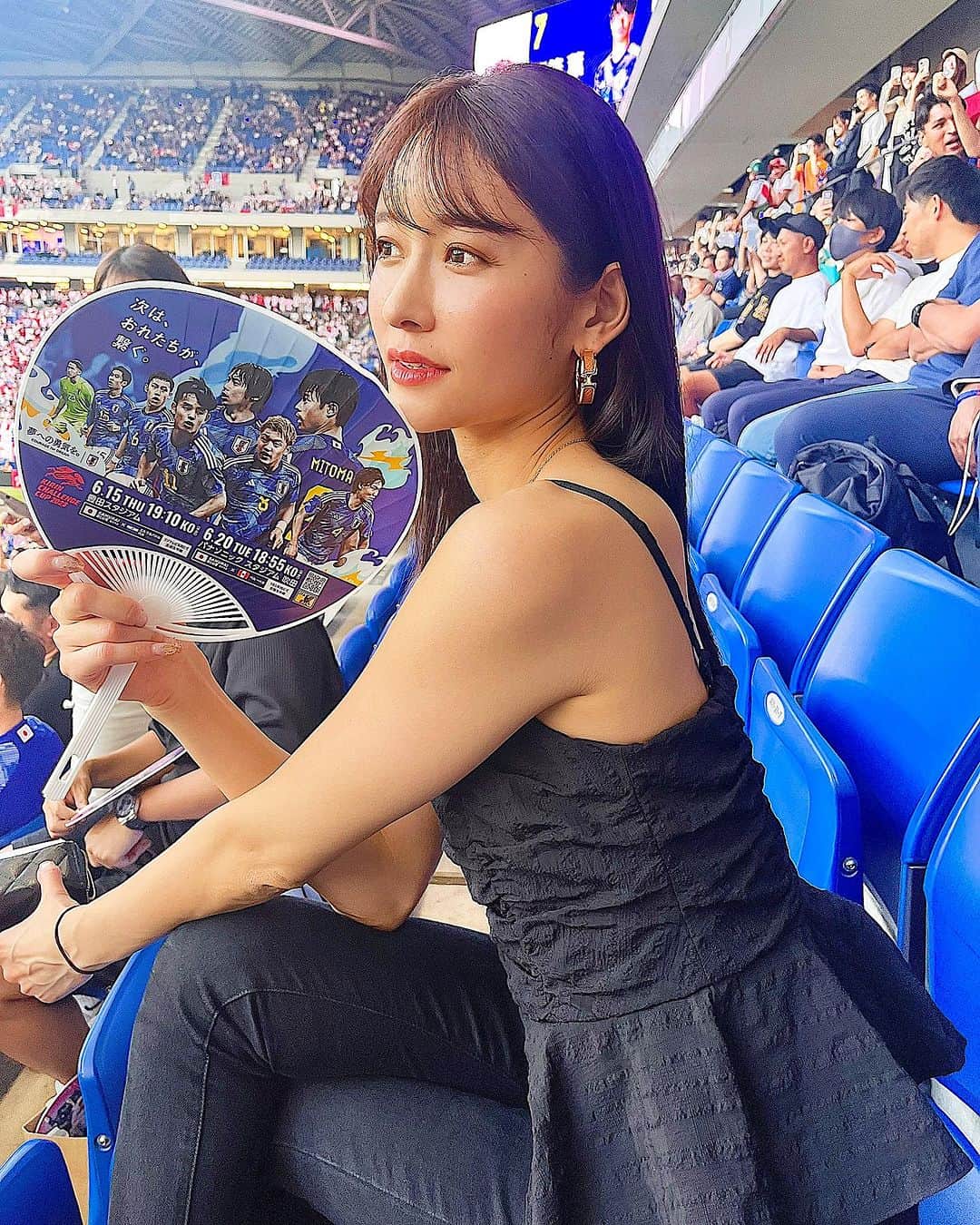 川口優菜のインスタグラム：「.  Peru vs Japan🙈💙 弾丸大阪代表戦ツアー⚽️💙🤍 アメリカワールドカップまで、 どこまでもついていきます🫡🫡  Short trip to Osaka! To see my soccer idols😂😂haha #soccer#worldcup2026  #samuraiblue」