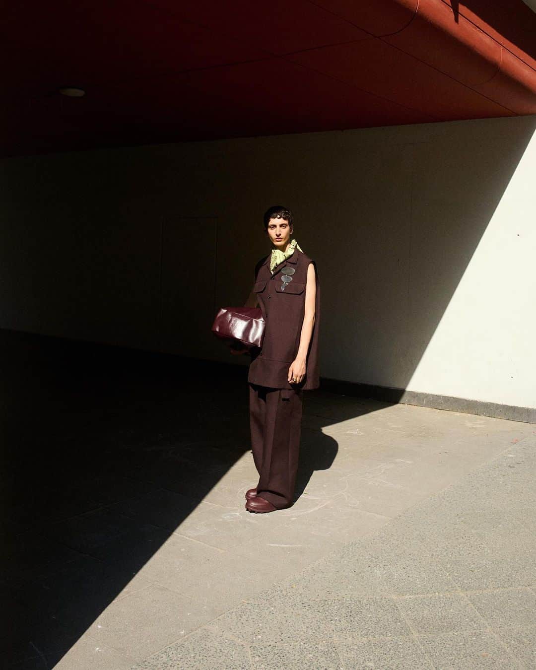 ジルサンダーのインスタグラム：「#JILSANDER Men’s Resort 24 Collection  @chris.rhodes   #JilSanderbyLucieandLukeMeier」