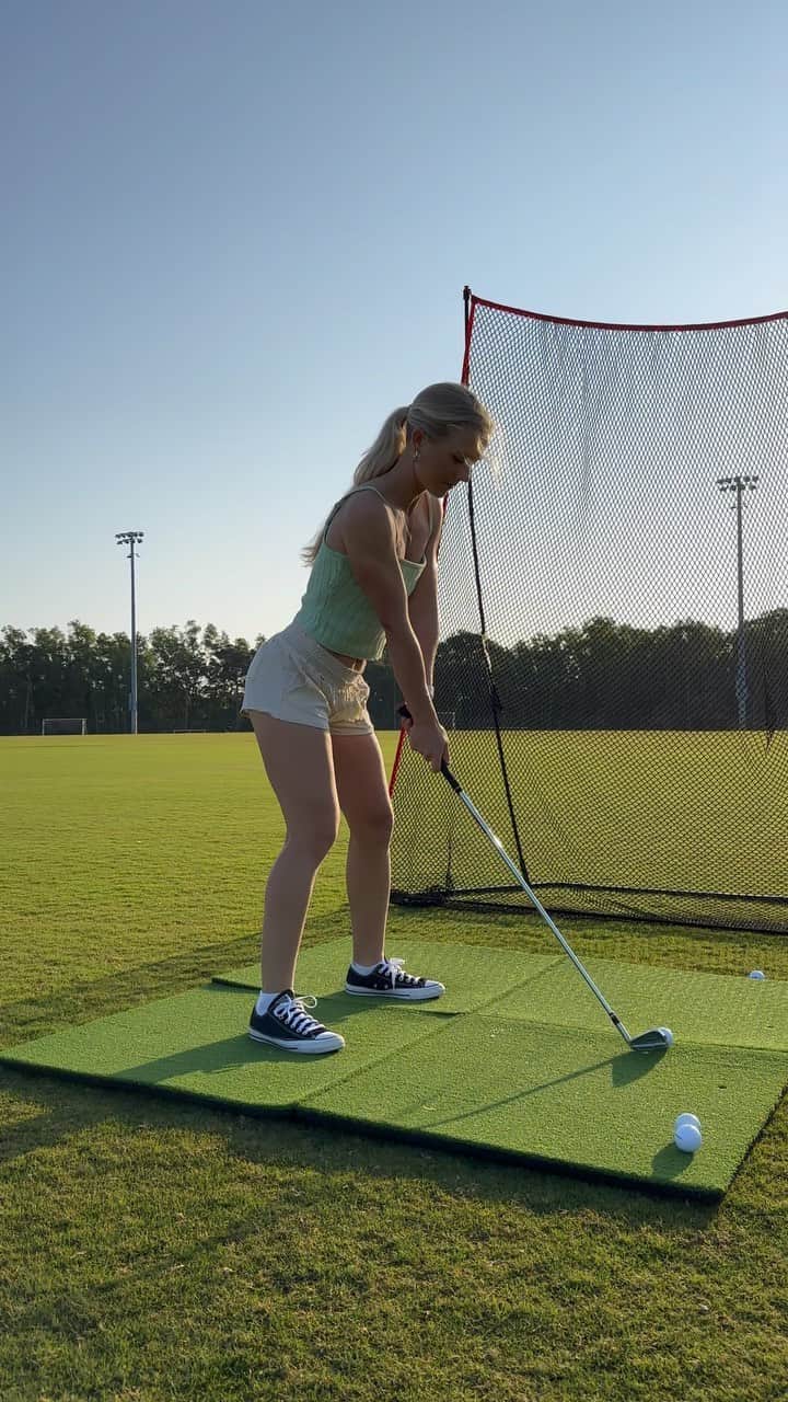 アリサ・ディオミンのインスタグラム：「✨LINK IN BIO for nets from @rukket_sports - use discount code ALISA10 for 10% off 😊」