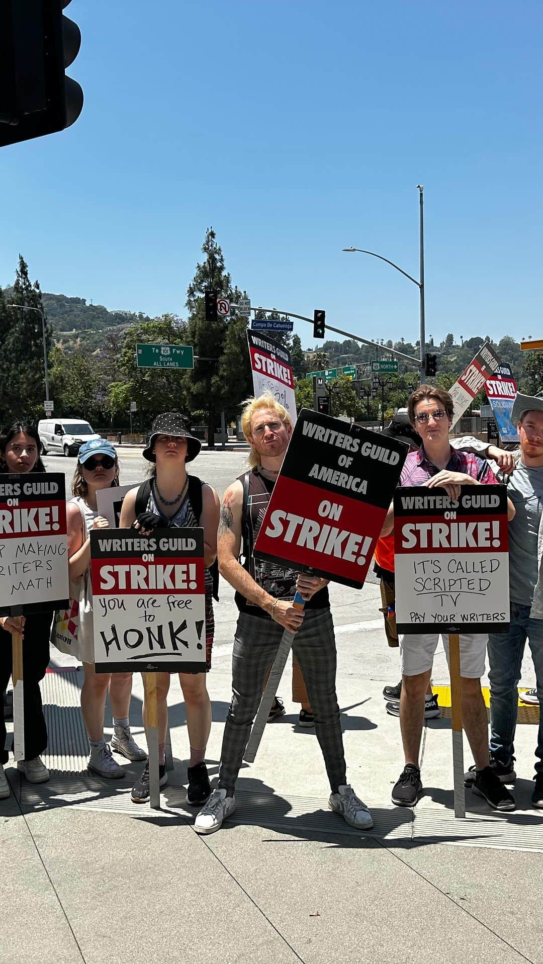 ウォーク・ザ・ムーンのインスタグラム：「corporate greed, and our toleration of it, is destroying our quality of life, our economies, our earth home.  i had the privilege of spending some time with the @wgawest strikers in LA today.  this is not just about TV & film, this is happening in music, medicine, food, politics, you name it.  big love to everyone who is standing up to this wave of shortsightedness in the name of sustainability, community, and love!  #wgastrong #wgastrike #fairwages #sustainability」