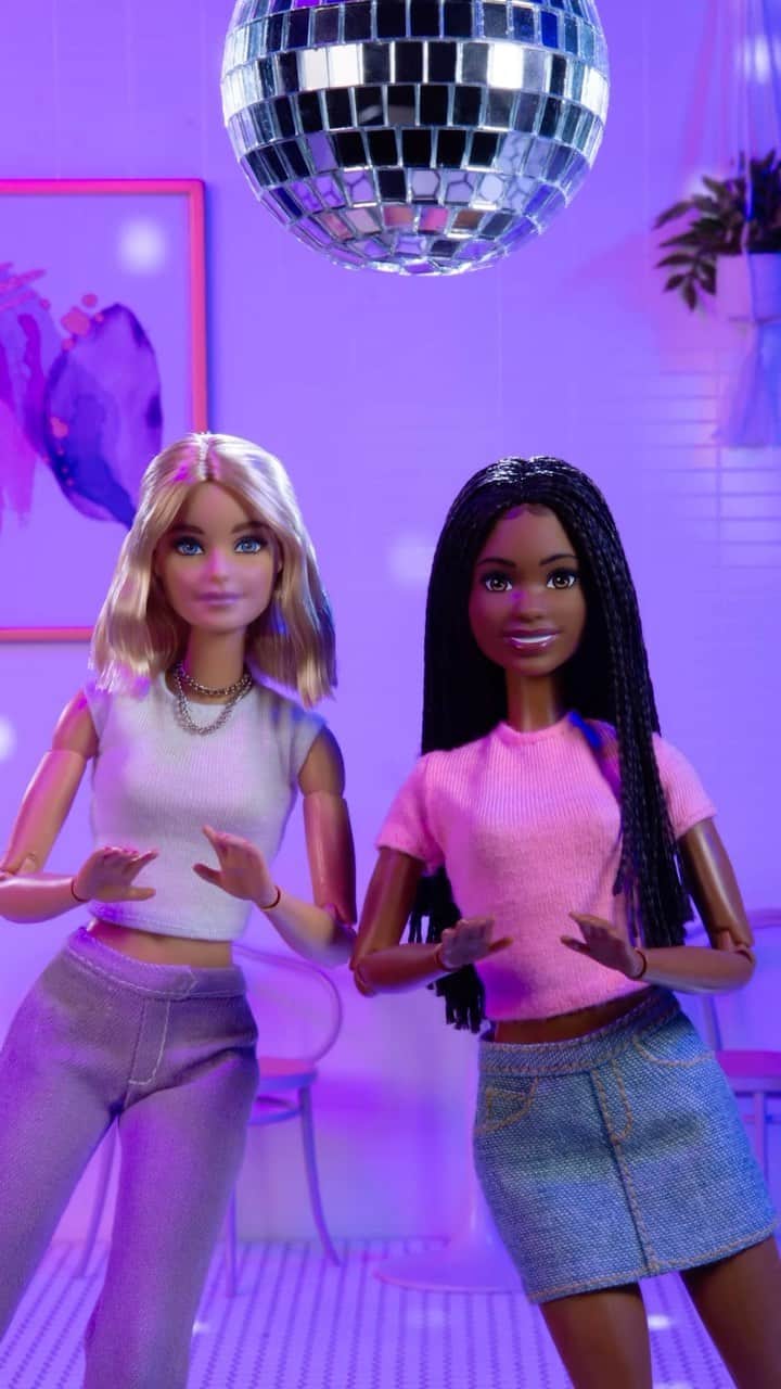 バービーのインスタグラム：「Summer is officially in Speed Drive with the latest @charli_xcx track from @barbiethealbum🍦 #Barbie #BarbieTheMovie #BarbieTheAlbum」
