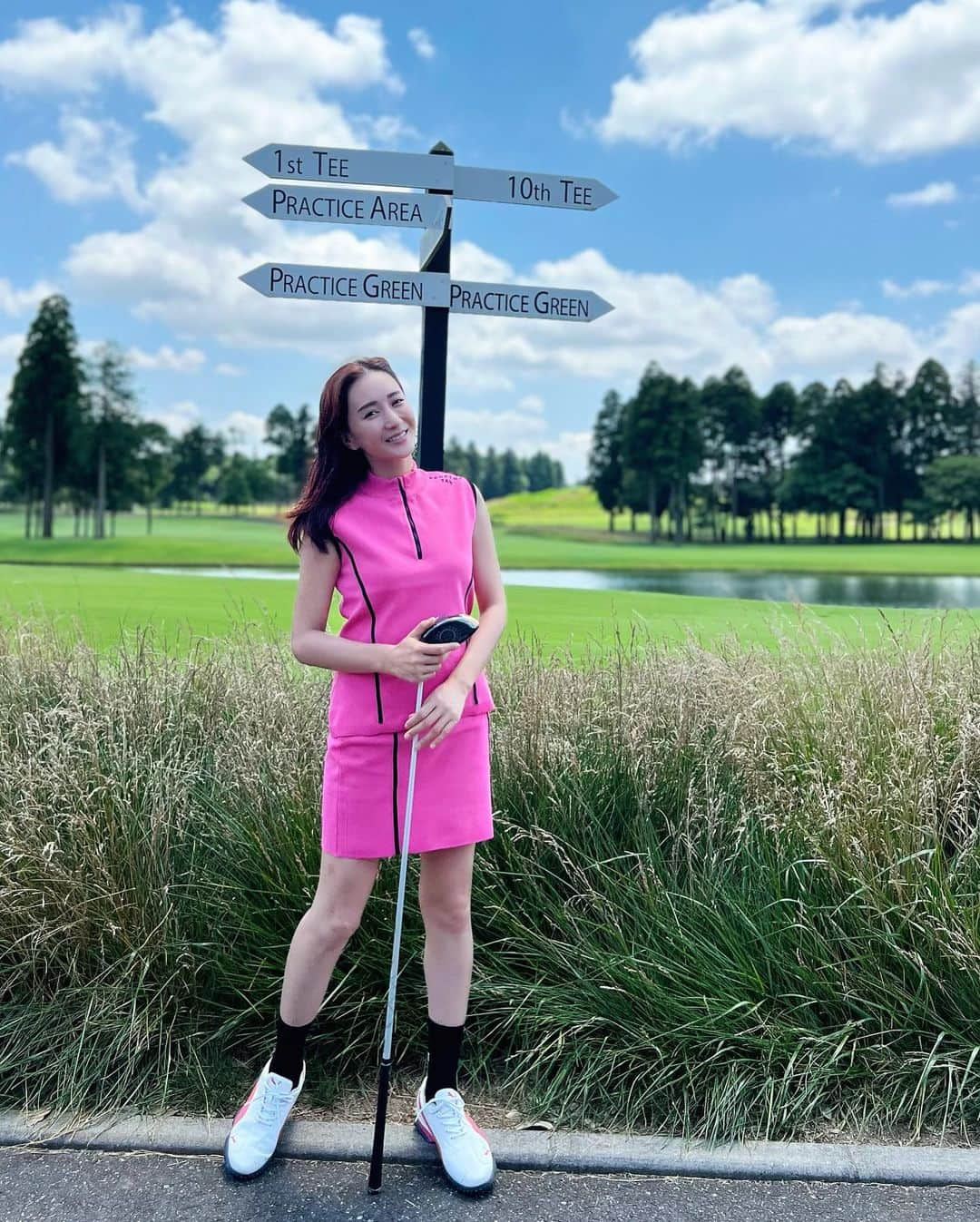 桐山マキさんのインスタグラム写真 - (桐山マキInstagram)「. . . GOLF ⛳️  可愛いゴルフウェア @perfect_tan_official  を着て♡  @yopi0117  にお誘い頂き 10年以上ぶりの ラウンドへ♡  優しい ステキメンバーと 贅沢な場所で 最高すぎました♡ ありがとうございました♡  ウェア可愛いと テンションあがる♡ #japan #golf #fashion #perfecttan  #love #dryopi #happy #luxury  #happymembers  #thankyou  #alot  #10年以上振り #ゴルフ #ラウンド #大好きメンバー #ヨピたん #ありがとう #ゴルフ女子 #⛳️」6月29日 23時54分 - maki_kiriyama