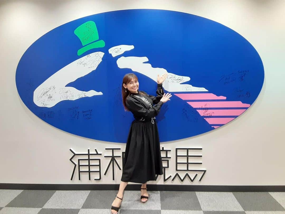 叶ここのインスタグラム：「浦和競馬場76年の歴史の一旦に❤️ 叶ここの名前刻ませていただきました🥺」