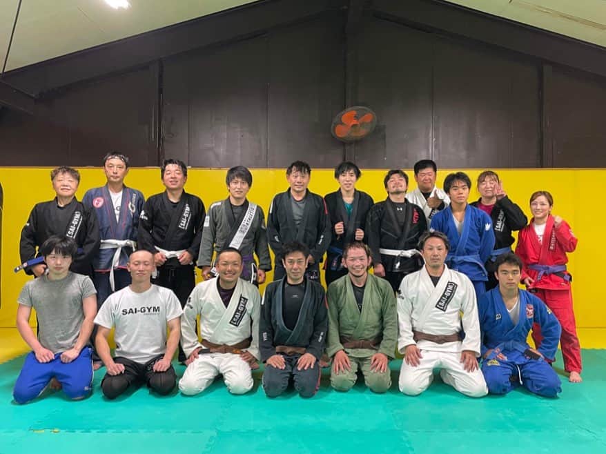 宇野薫のインスタグラム：「あっという間の1週間‼︎ 先週TADAYOI搬入後 新潟SAI-GYMさんへ 出稽古させていただきました。 横山会長、道場生の皆さまありがとうございました!!」