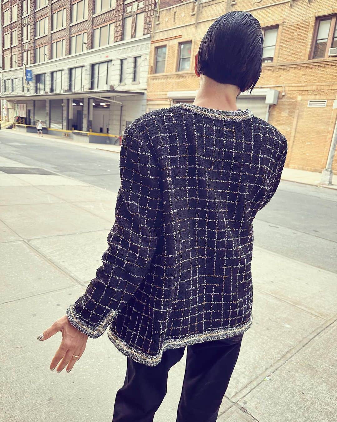 デレク・ブラスバーグのインスタグラム：「When Marc Jacobs came to Chelsea: A slideshow with Richard Avedon photographs and the perfect Chanel jacket」