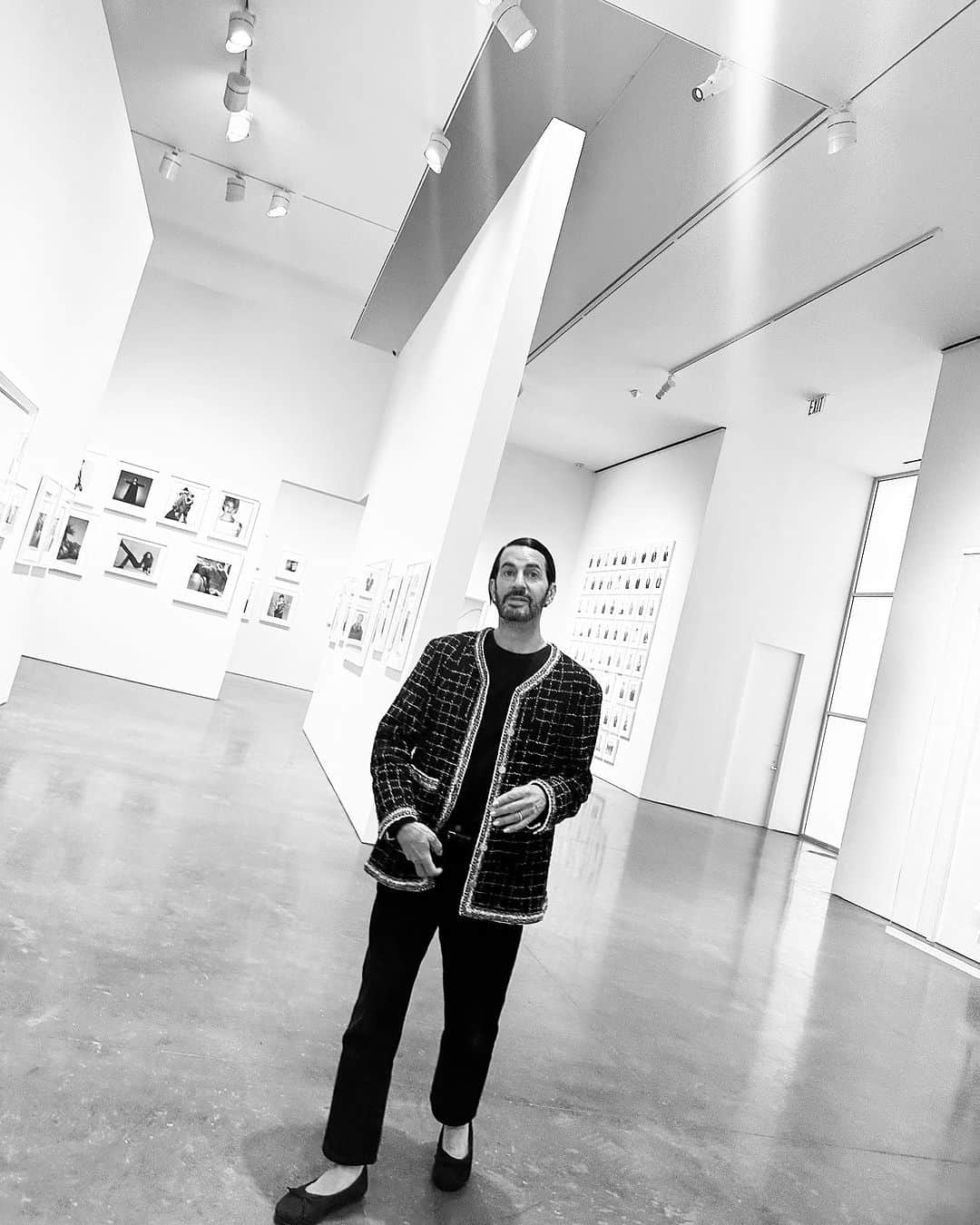 デレク・ブラスバーグさんのインスタグラム写真 - (デレク・ブラスバーグInstagram)「When Marc Jacobs came to Chelsea: A slideshow with Richard Avedon photographs and the perfect Chanel jacket」6月30日 0時49分 - derekblasberg