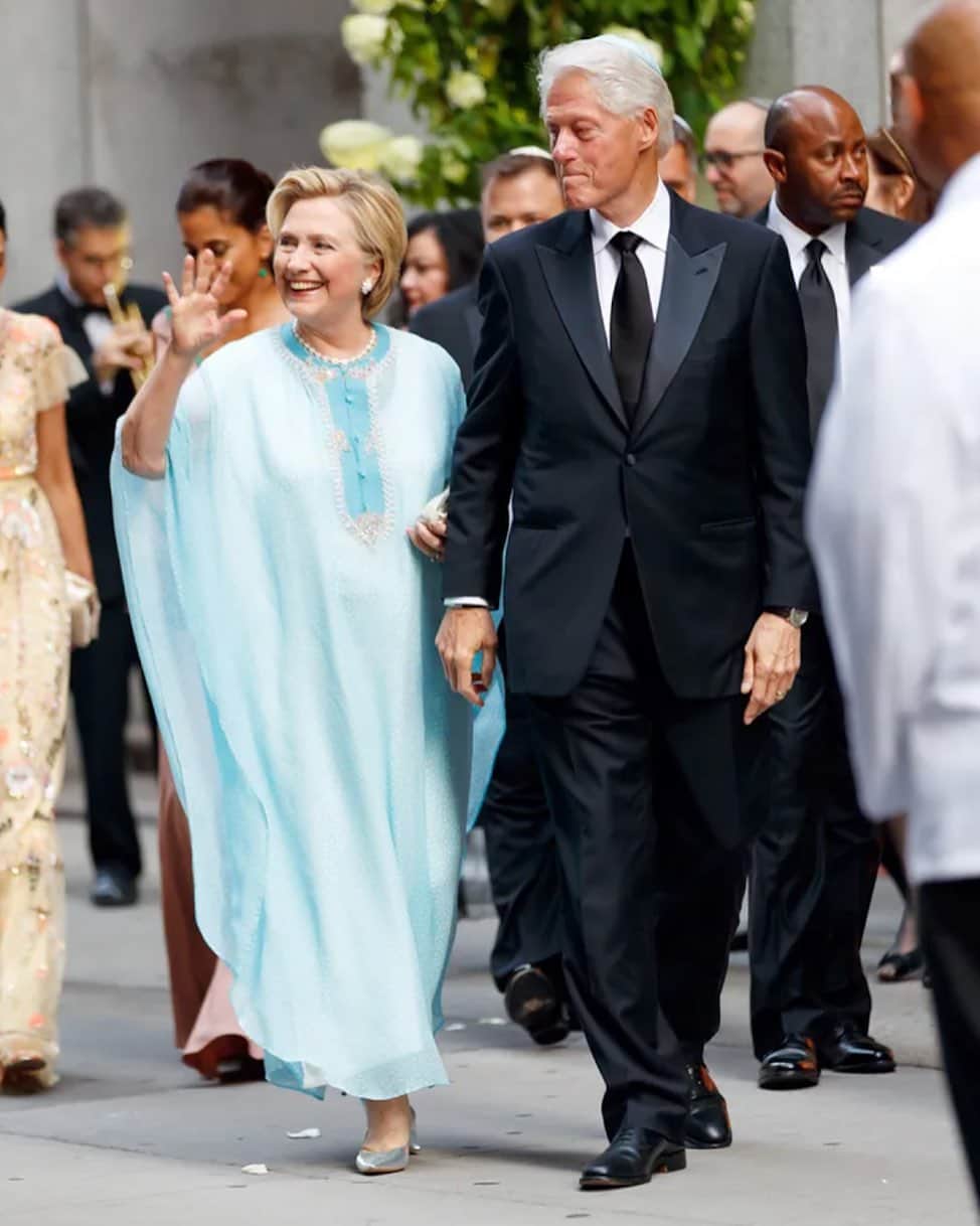 ヒラリー・クリントンさんのインスタグラム写真 - (ヒラリー・クリントンInstagram)「Summer wedding style, 2022. #tbt⁣ ⁣ Photo: Splash News⁣」6月30日 0時55分 - hillaryclinton