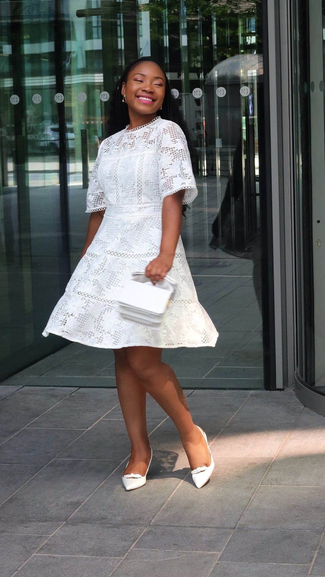 Ted Bakerのインスタグラム：「Get dressed with me: Summer whites from @tedbaker 🤍 #TedBaker #Holiday #Ad」