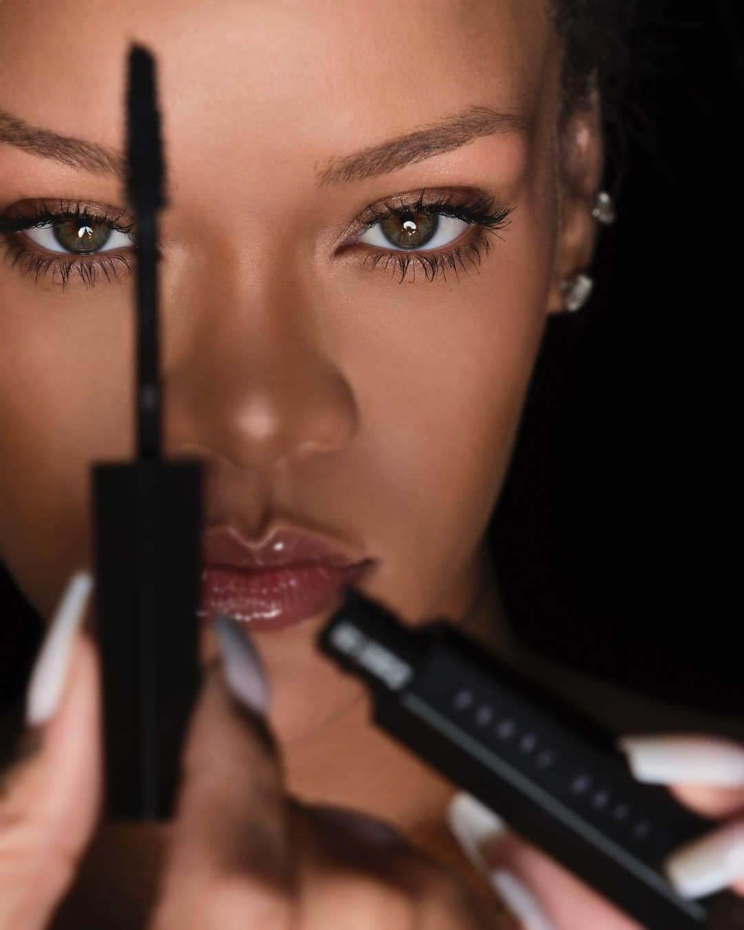 リアーナさんのインスタグラム写真 - (リアーナInstagram)「LASHES lashes L@$h€s   #HellaThiccMascara @fentybeauty」6月30日 1時14分 - badgalriri