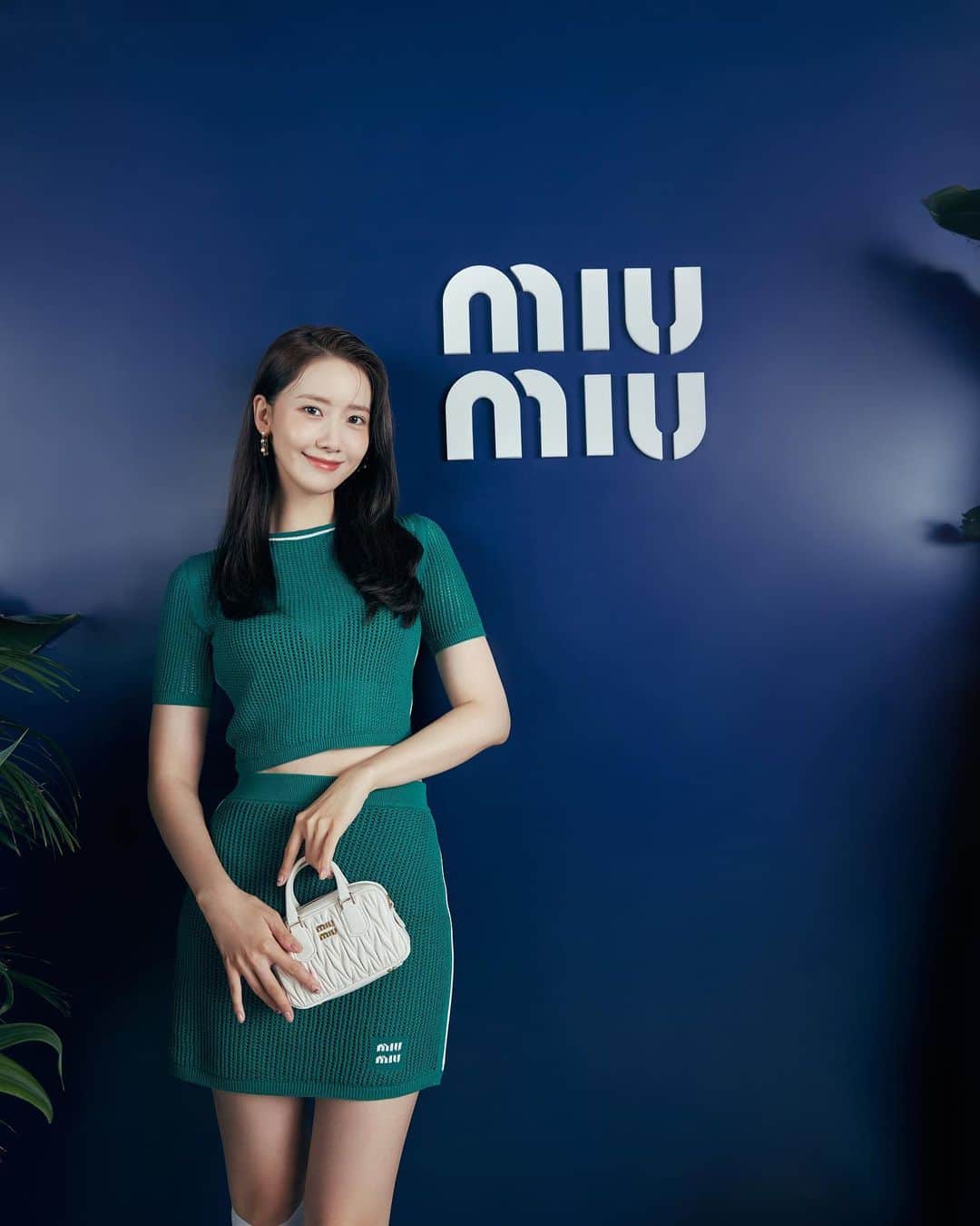 ユナさんのインスタグラム写真 - (ユナInstagram)「PARTY😘😘😘 #miumiuclub 💚 #miumiu  @miumiu」6月30日 1時19分 - yoona__lim