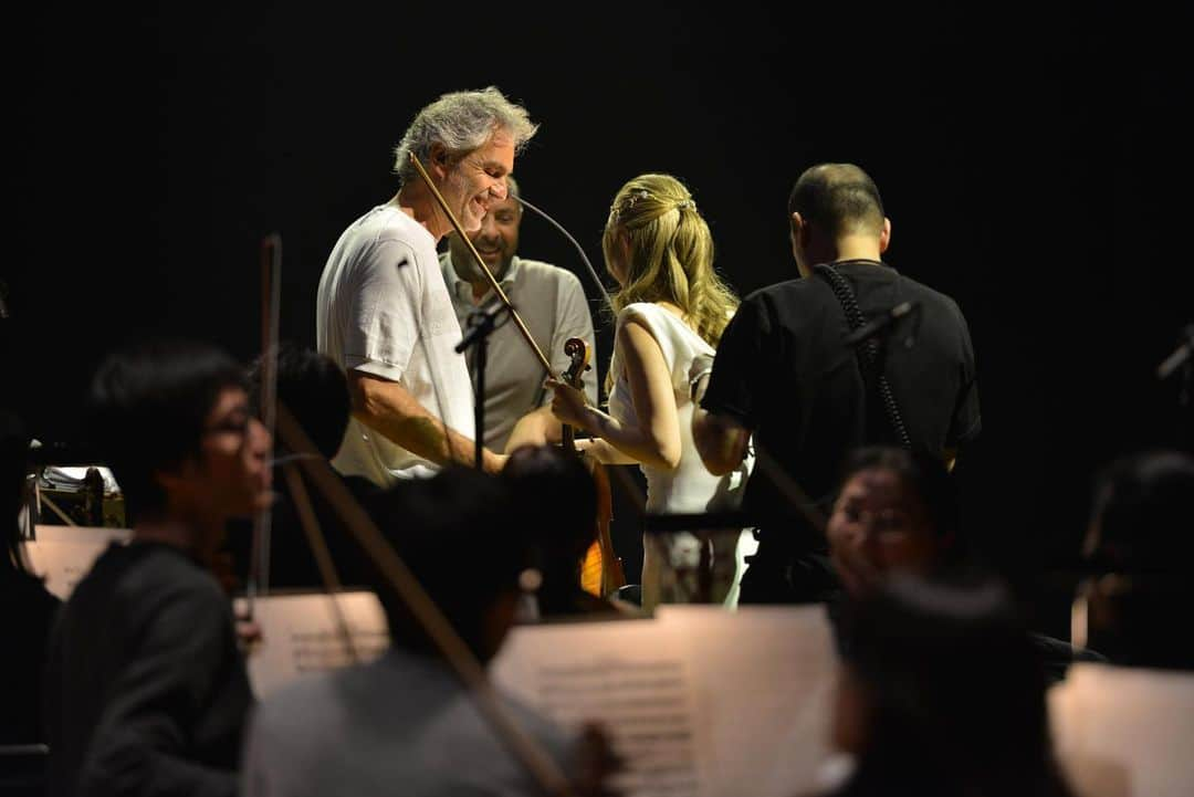 サラ・オレインさんのインスタグラム写真 - (サラ・オレインInstagram)「Time to Say Goodbye  Con Andrea Bocelli partirò    #FBF #flashbackfriday #AndreaBocelli #アンドレアボチェッリ #Armani #アルーマニ」6月30日 1時29分 - sarahalainn