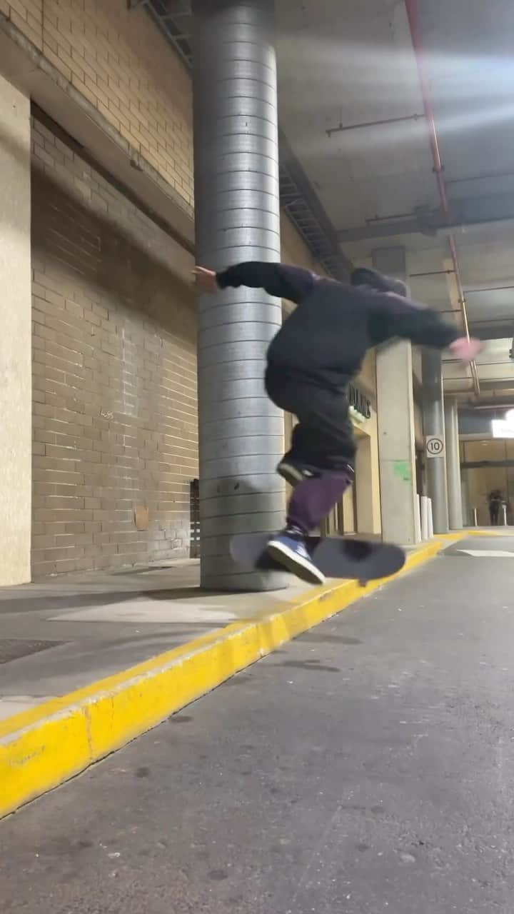 Skate Crunch (OG)のインスタグラム：「heaubinge 😵🤙🏼」