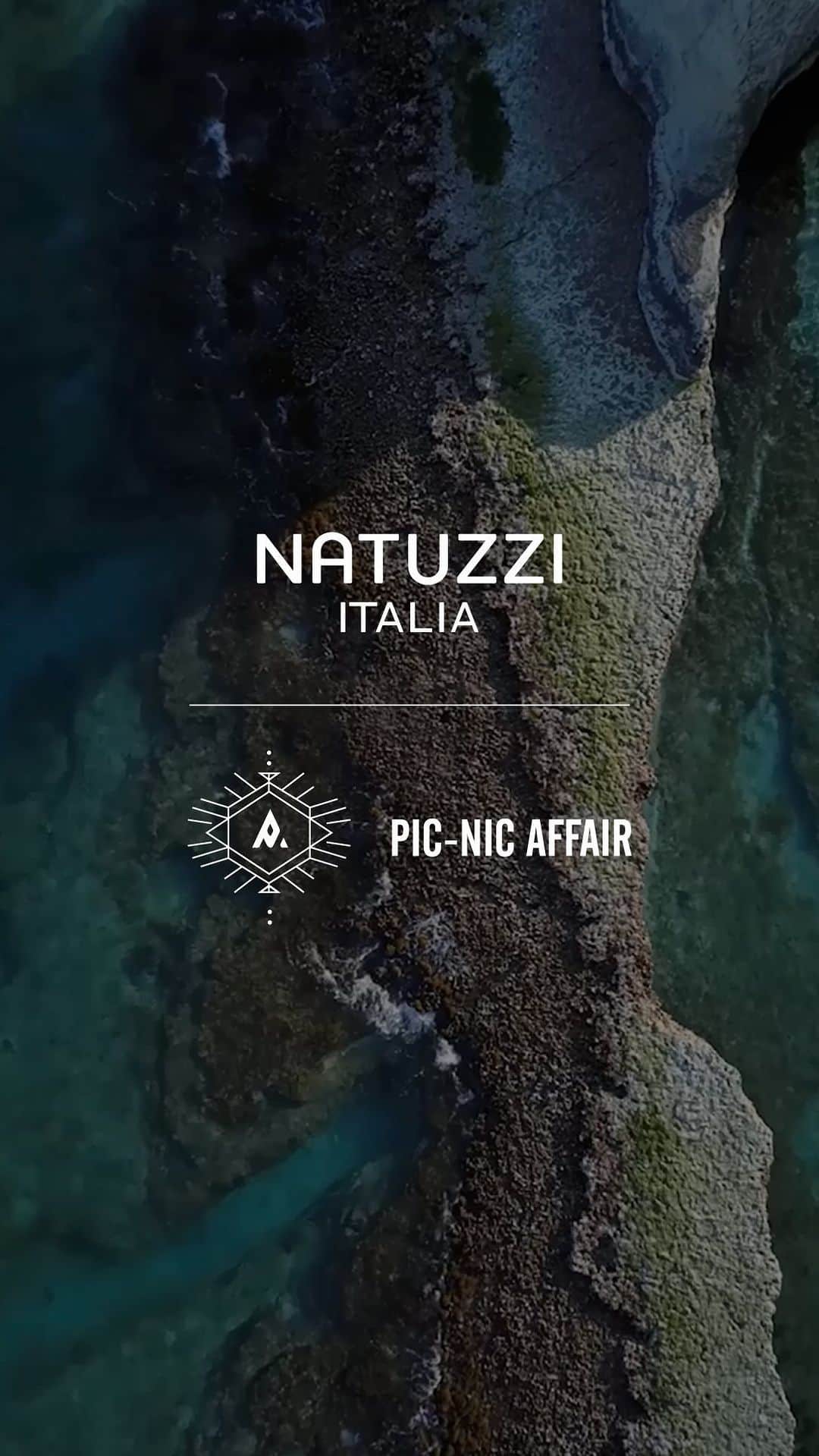 Natuzzi Officialのインスタグラム：「Re-experiencing the concept of belonging to a non-place. Joining a trans-romantic republic of which art in all its forms is the key element.   Natuzzi Italia @picnic_affairr   June 30 to July 2 Brucoli, Sicily  #natuzzi #natuzziitalia #picnicaffair」