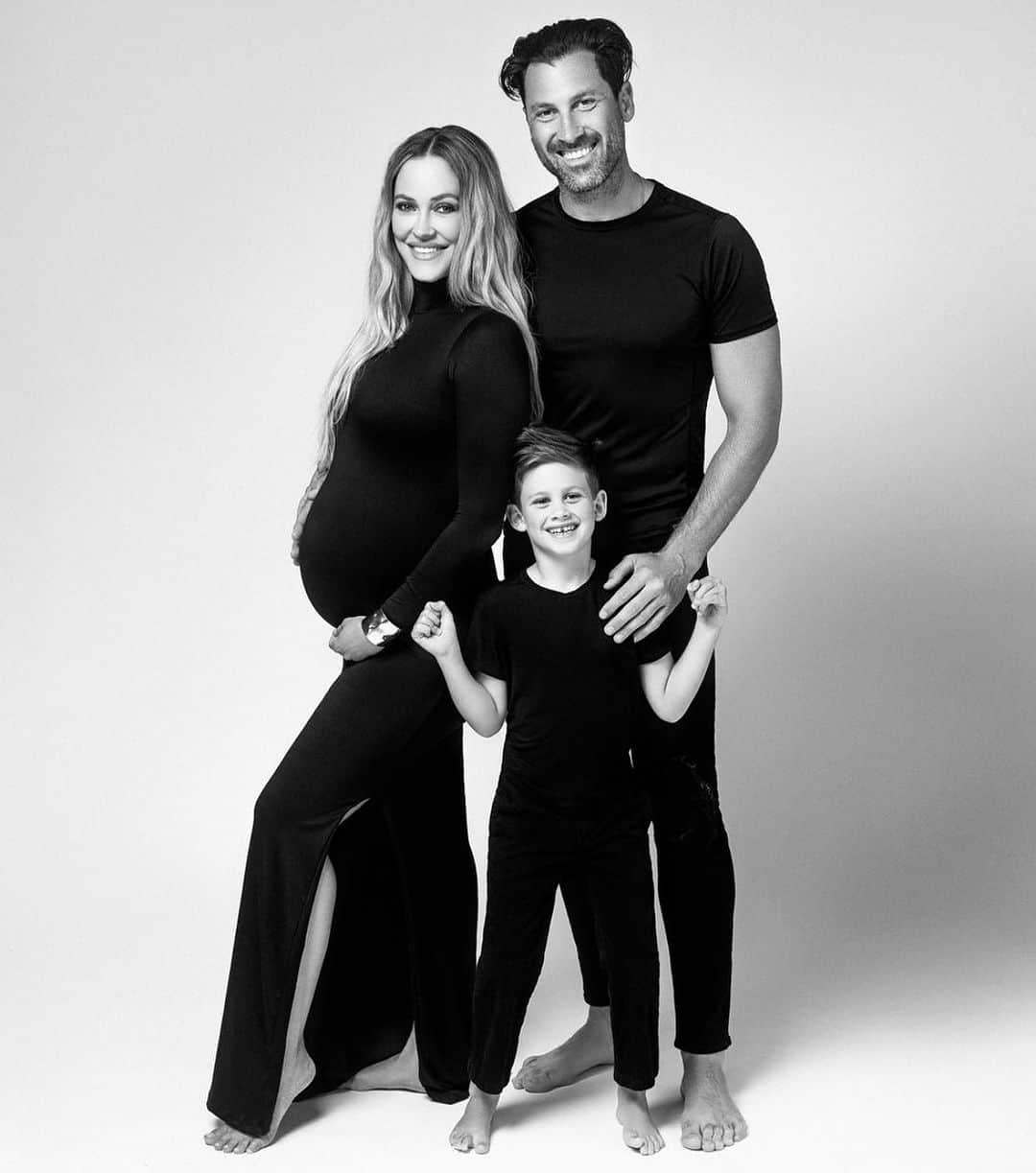 Peta Murgatroydのインスタグラム：「Our last pictures as a family of 3 🥹   We’re still on cloud nine as we look at our little Rio 🌈」