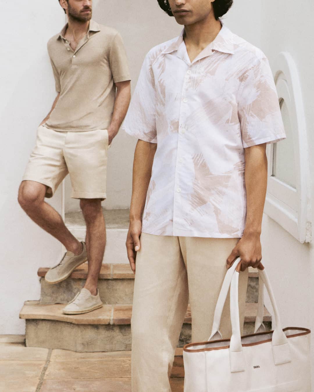 MR PORTERのインスタグラム：「Zegna is a byword for Italian excellence, so it’s only natural that we invited the brand to join us for Al Fresco! – our celebration of Italian summer style.   To find out more about the brand’s exclusive collection and get a glimpse of a few of our favourite pieces, head to the link in bio @zegnaofficial」