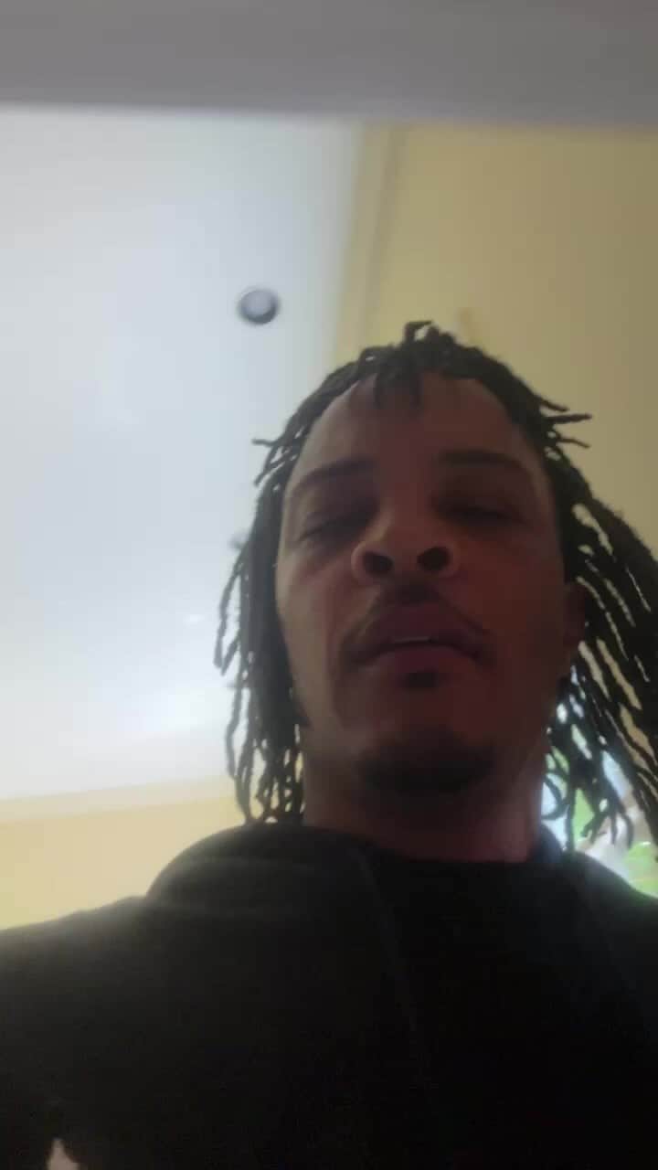 T.I.のインスタグラム：「PULL 🆙@capcitycomedy WOTMFW & YKWTFGO Ⓜ️Ⓜ️Ⓜ️Ⓜ️Ⓜ️Ⓜ️Ⓜ️ @thehahamafia Ⓜ️Ⓜ️Ⓜ️Ⓜ️Ⓜ️Live & Direct from da streets of Austin Tx. Come on out, catch a vibe & have some laughs 😂😂😂😂😂😂」