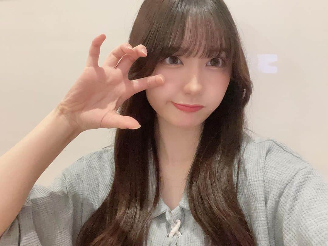 のインスタグラム：「DATE WITH ME ♡？」