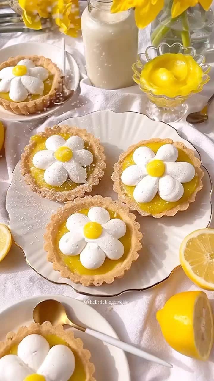SHEINのインスタグラム：「@thelittleblogofvegan has got summer looking sweeter than ever with these scrumptious Mini Lemon Tarts 🍋 🤤  #SHEINinspo」