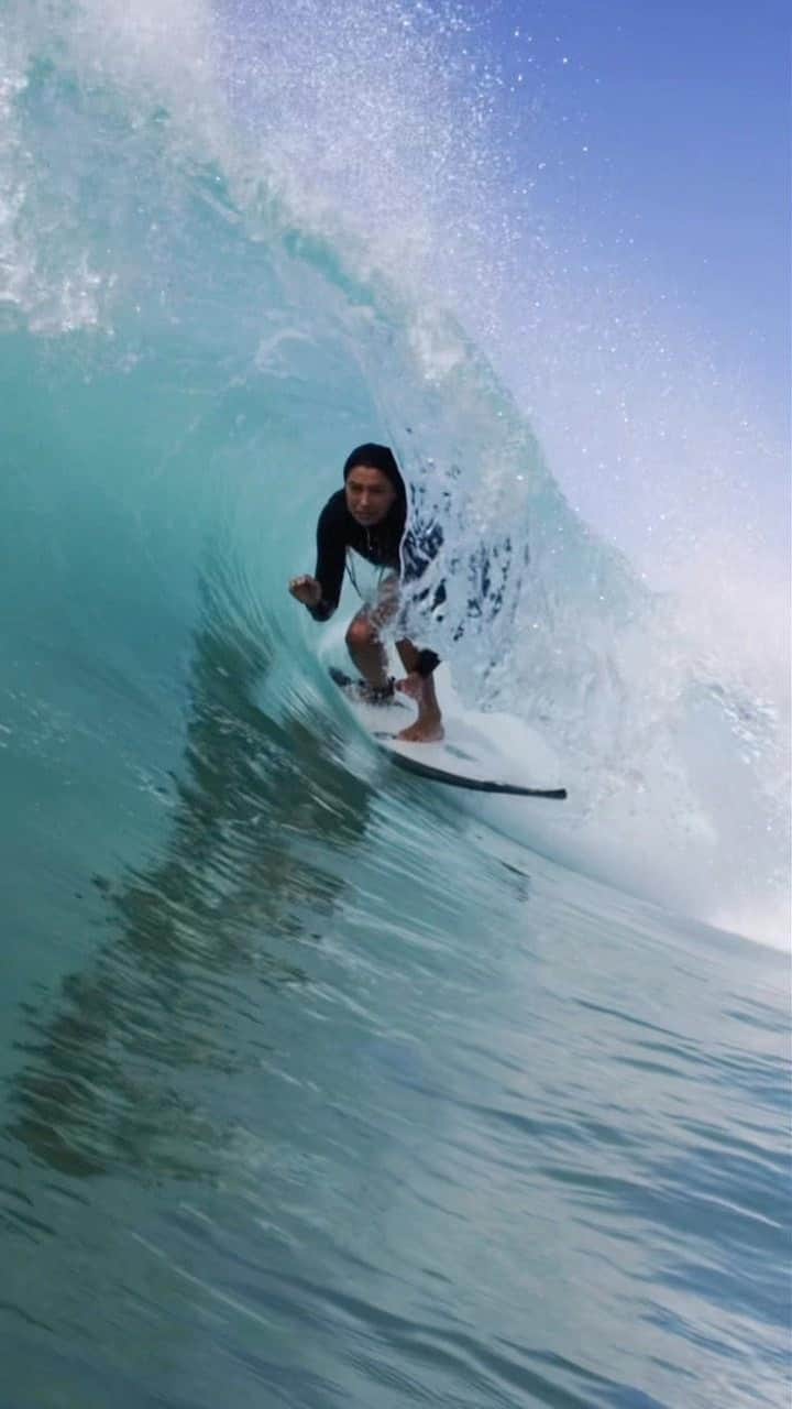 マリア・マニュエルのインスタグラム：「Longevity to keep moving, in my sport & in life, has been a focus of mine since I was a teenager. My morning routine helps set the pace for that. I have always been obsessed with creating intentional habits that work with my not so habitual life/travel schedule. @drinkmudwtr has been an amazing addition to my mornings, especially when traveling. I’m relying less on excessive caffeine consumption and making healthier alternatives like @drinkmudwtr a consistent part of my daily ritual. #mudwtrpartner #sponsored」