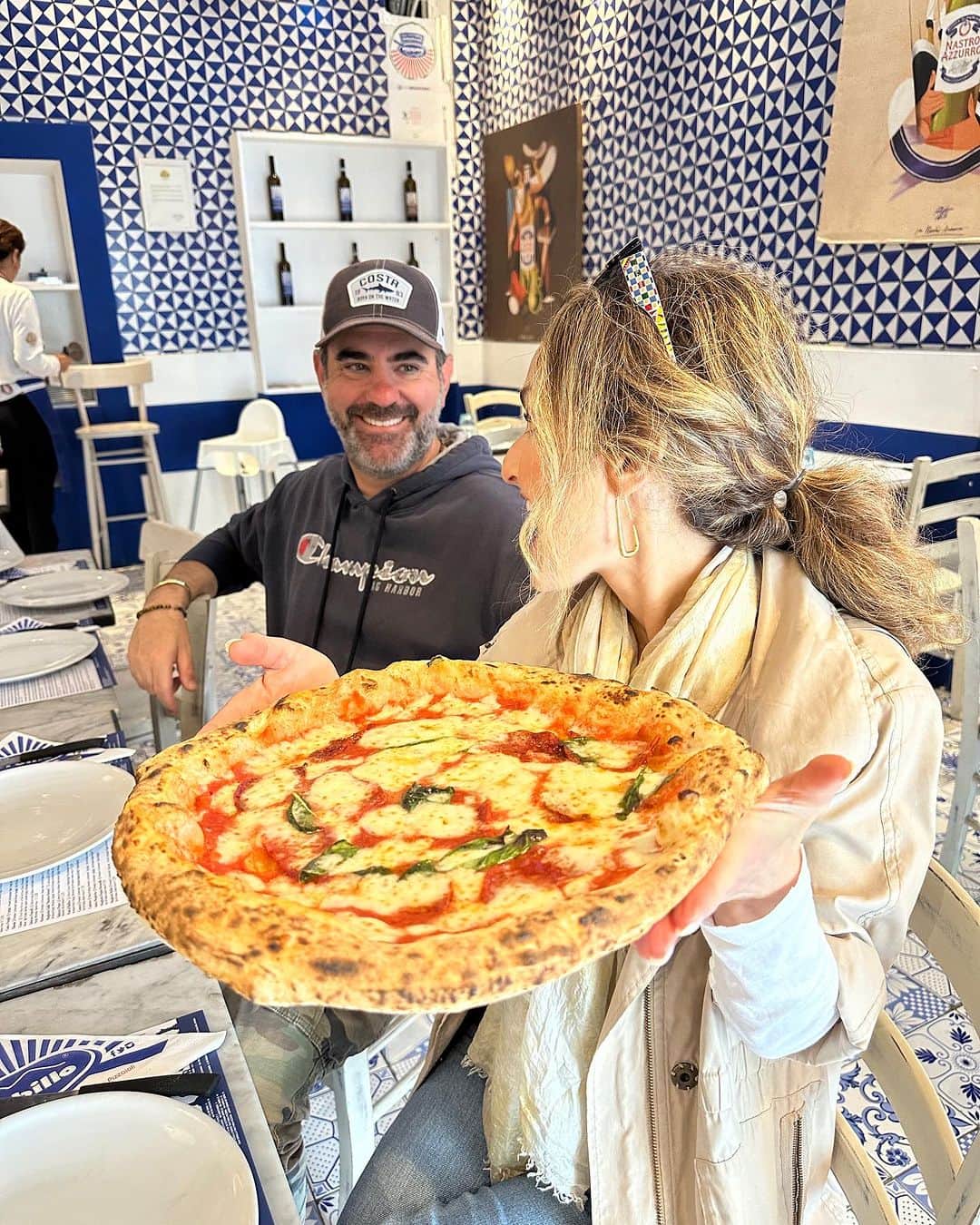 ジャーダ・デ・ラウレンティスさんのインスタグラム写真 - (ジャーダ・デ・ラウレンティスInstagram)「I tried all the pizza in Naples (quite literally) to develop our latest Giadzy guide 🍕all my recs on giadzy.com」6月30日 3時04分 - giadadelaurentiis