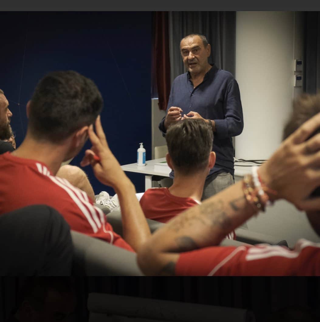 アントニオ・ノチェリーノさんのインスタグラム写真 - (アントニオ・ノチェリーノInstagram)「Oggi termina una bellissima esperienza termina il corso @uefa_official PRO #corsoUefaPro.  Ho avuto la fortuna di seguire delle lezioni fatte da allenatori incredibili , un grazie ai professori di #coverciano per i loro insegnamenti.  Ma soprattutto ho conosciuto un gruppo di ragazzi incredibile. ⏭️」6月30日 3時17分 - antonocerino