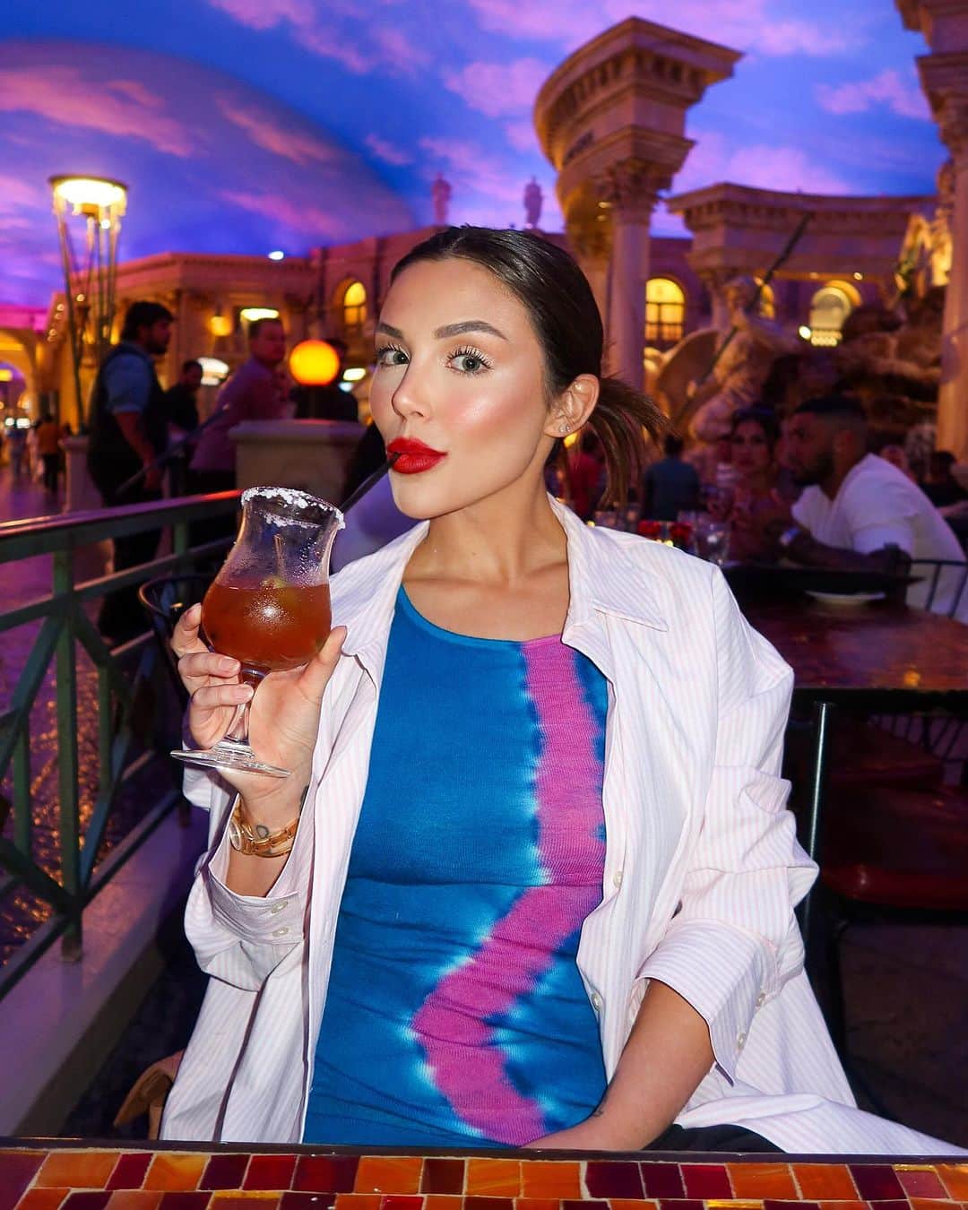 Mariana Sampaioさんのインスタグラム写真 - (Mariana SampaioInstagram)「Everyday is a good day for Vegas and a bloody mary 🍸」6月30日 3時32分 - mariana