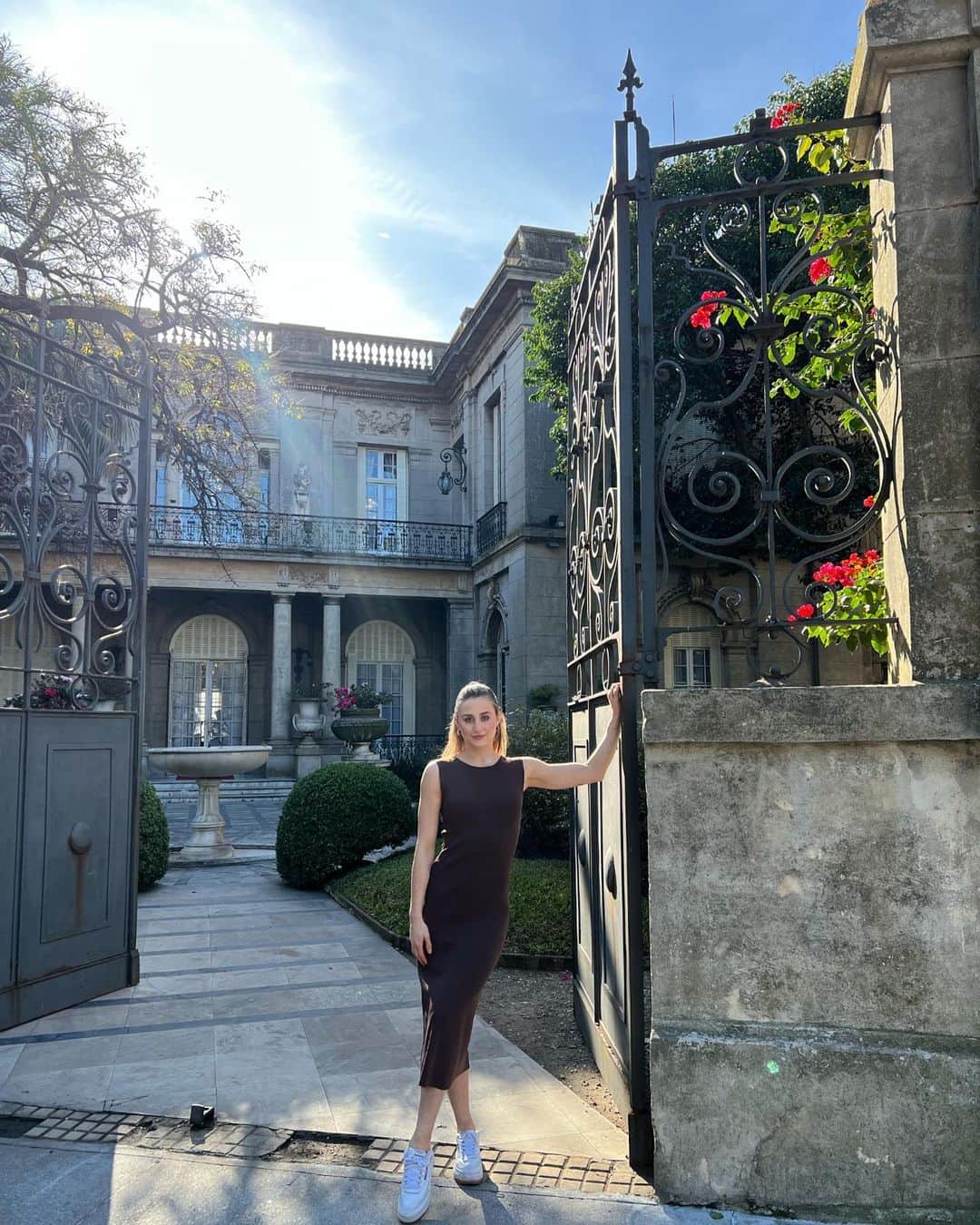 アシュリー・ケインのインスタグラム：「welcome to the palace 🦋」