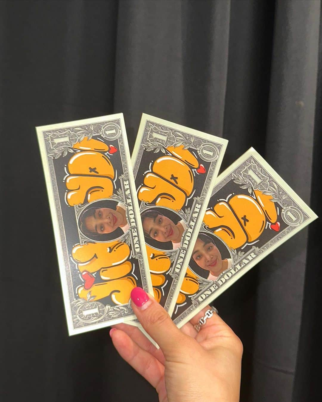 ジヒョさんのインスタグラム写真 - (ジヒョInstagram)「I want it , I got it 💵」6月30日 4時14分 - _zyozyo