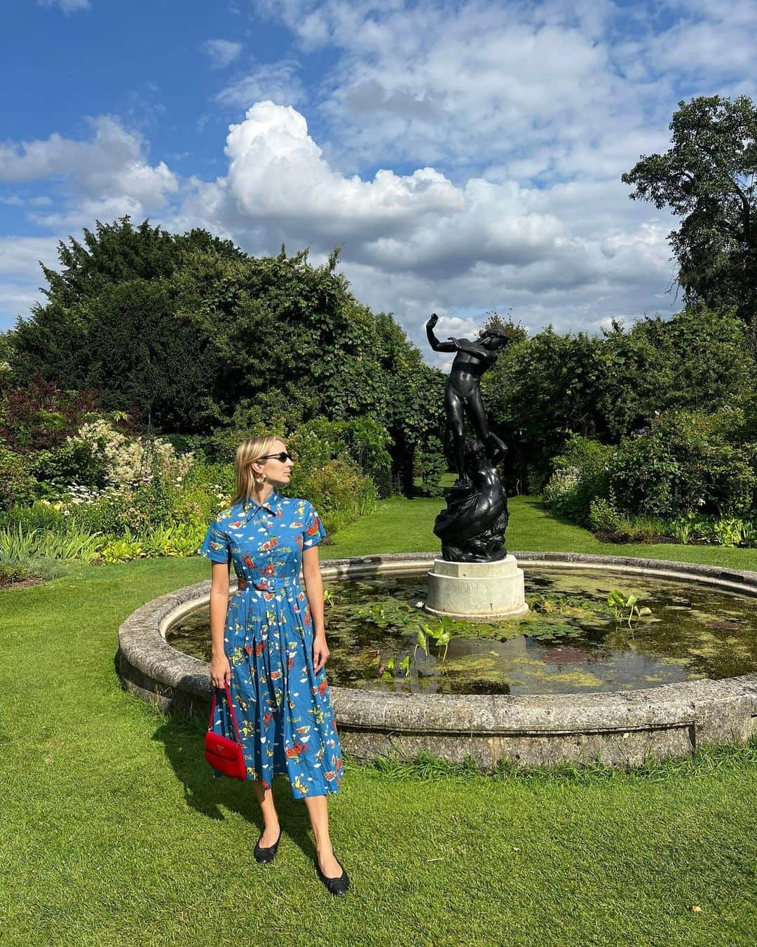 ハーレー・ヴィエラ・ニュートンのインスタグラム：「LONDON 💞」