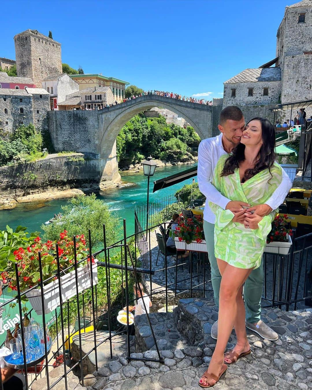 エディン・ジェコのインスタグラム：「Mostar, ti i ja 😍」