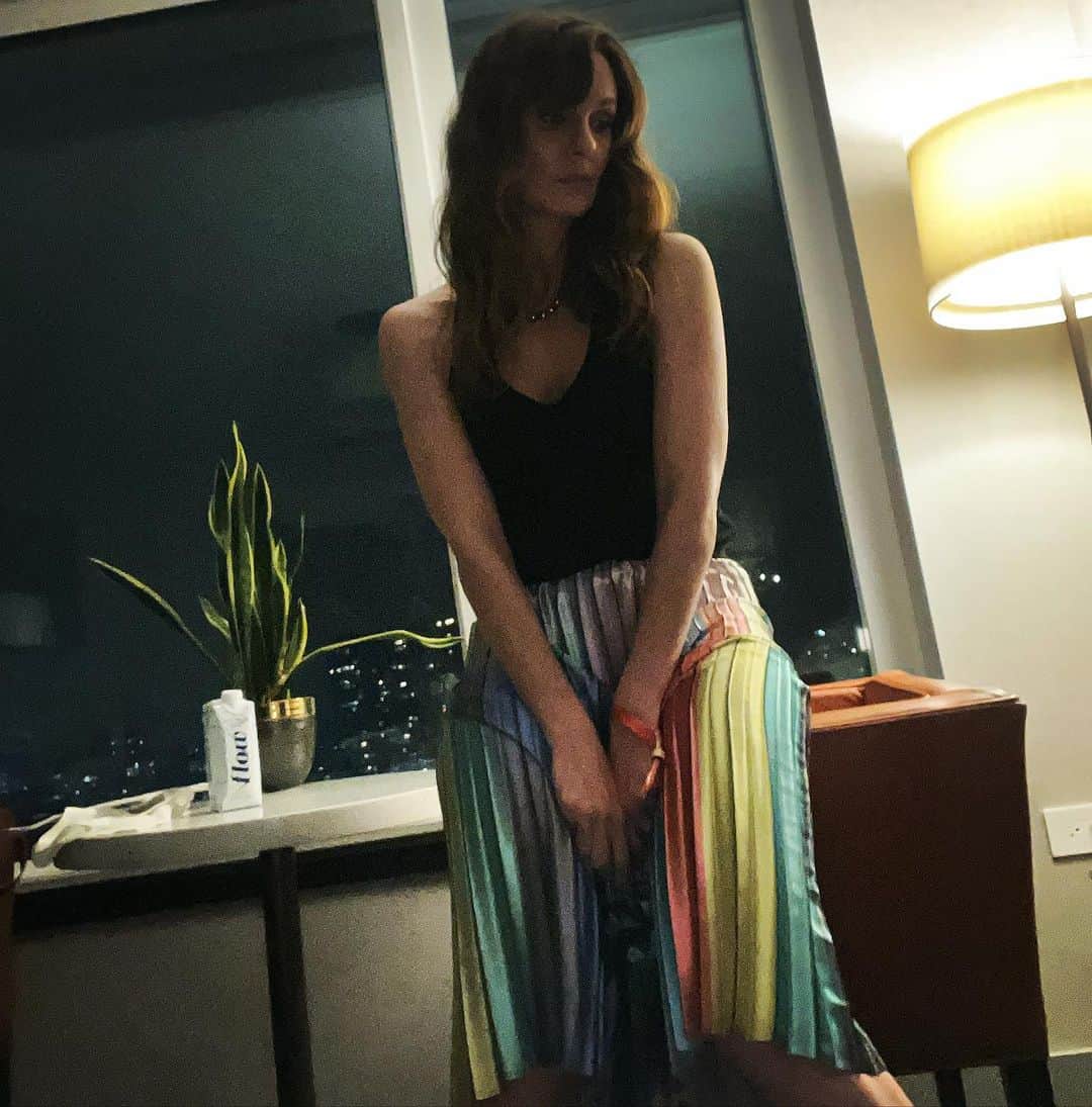 サラ・ウェイン・キャリーズさんのインスタグラム写真 - (サラ・ウェイン・キャリーズInstagram)「@lesley_hampton hotel late night moment」6月30日 4時40分 - sarahwaynecallies