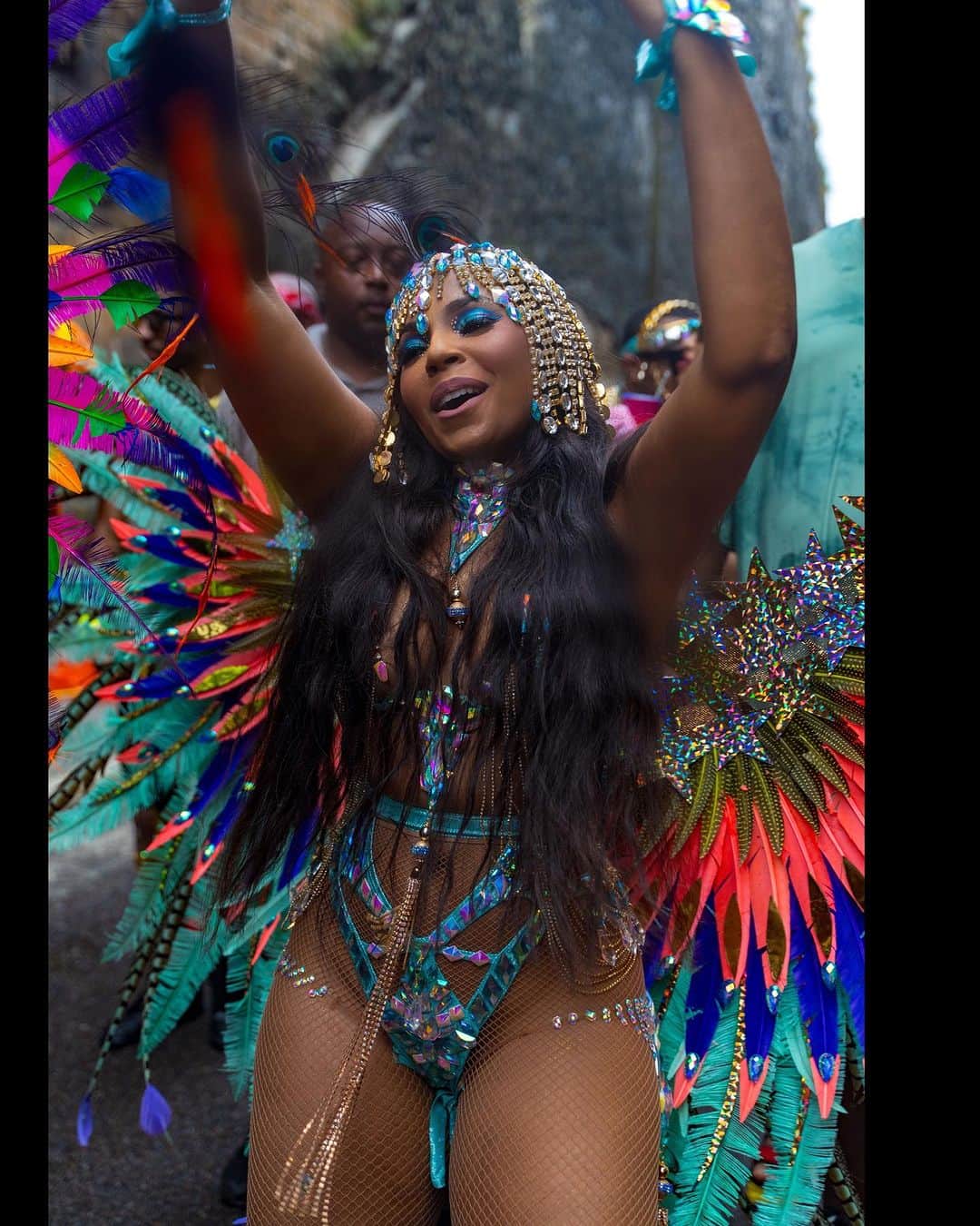 アシャンティさんのインスタグラム写真 - (アシャンティInstagram)「Candidly cutting up at Bermuda Carnival 😝🌴🤸🏽‍♀️☀️🇧🇲」6月30日 4時46分 - ashanti