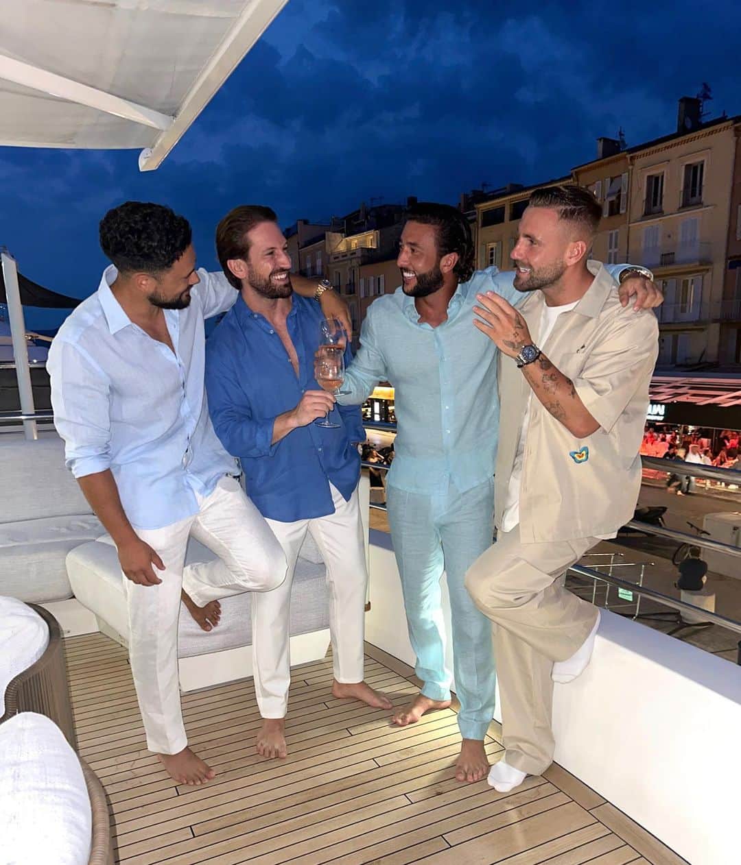 ルーク・ショーのインスタグラム：「🇫🇷」