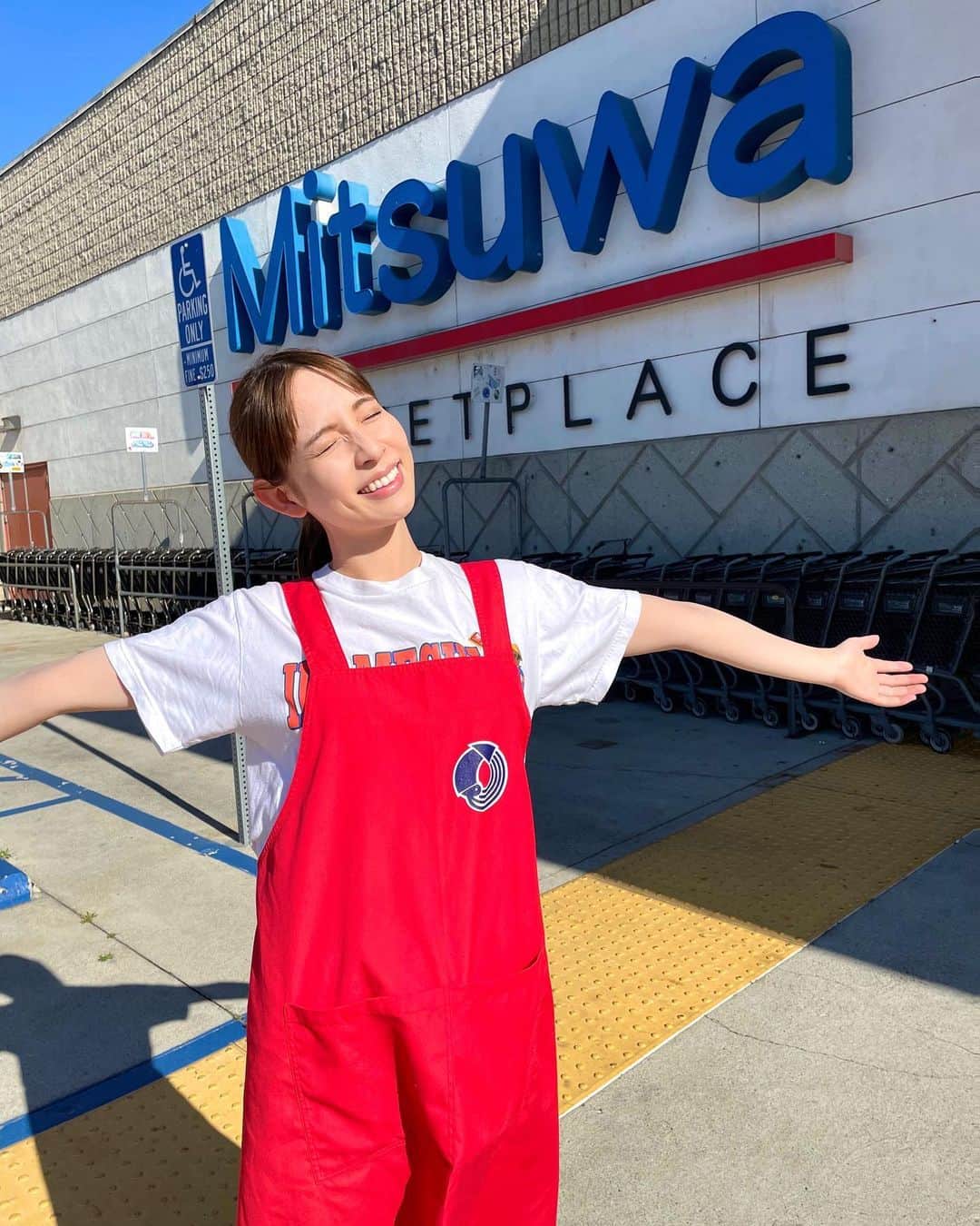 今井麻椰のインスタグラム：「くぅーー！やり切ったー！！🇺🇸🦑 めちゃくちゃ疲れたけど、久しぶりだ…何かを吸収したこの感覚。  やっぱり好きだな海外。得られるものが多い。 色んな人に会えた。  新たなやりたい夢もできた✨ もっといろんな勉強しなきゃ！  一度きりの人生！ 自分の目指す所を目指し続けます🥺✊  #LA #costamesa #mitsuwa #mitsuwamarketplace #ikameshi #いかめし #いかめし阿部商店」