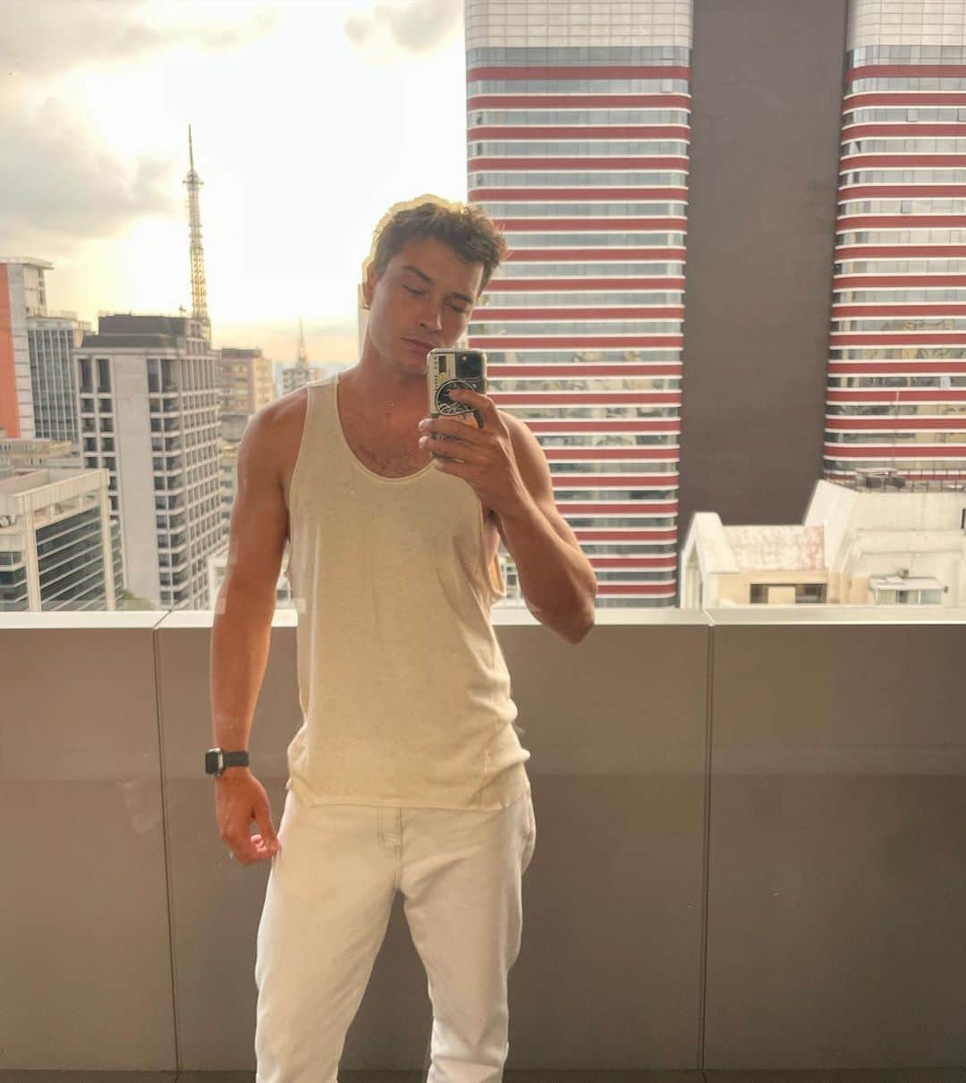 フランシスコ･ラチョースキーのインスタグラム：「São Paulo for the week 🌆」